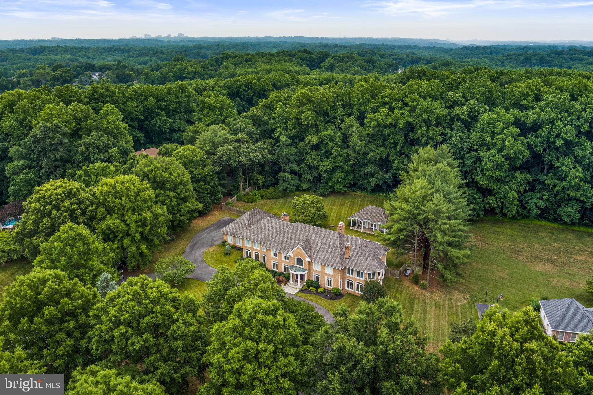 FALCONHURST - Residential