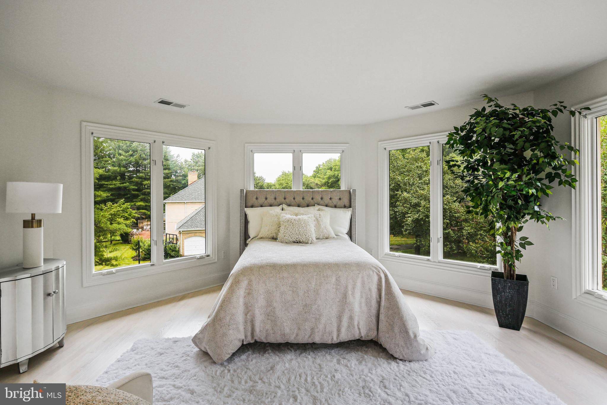 FALCONHURST - Residential