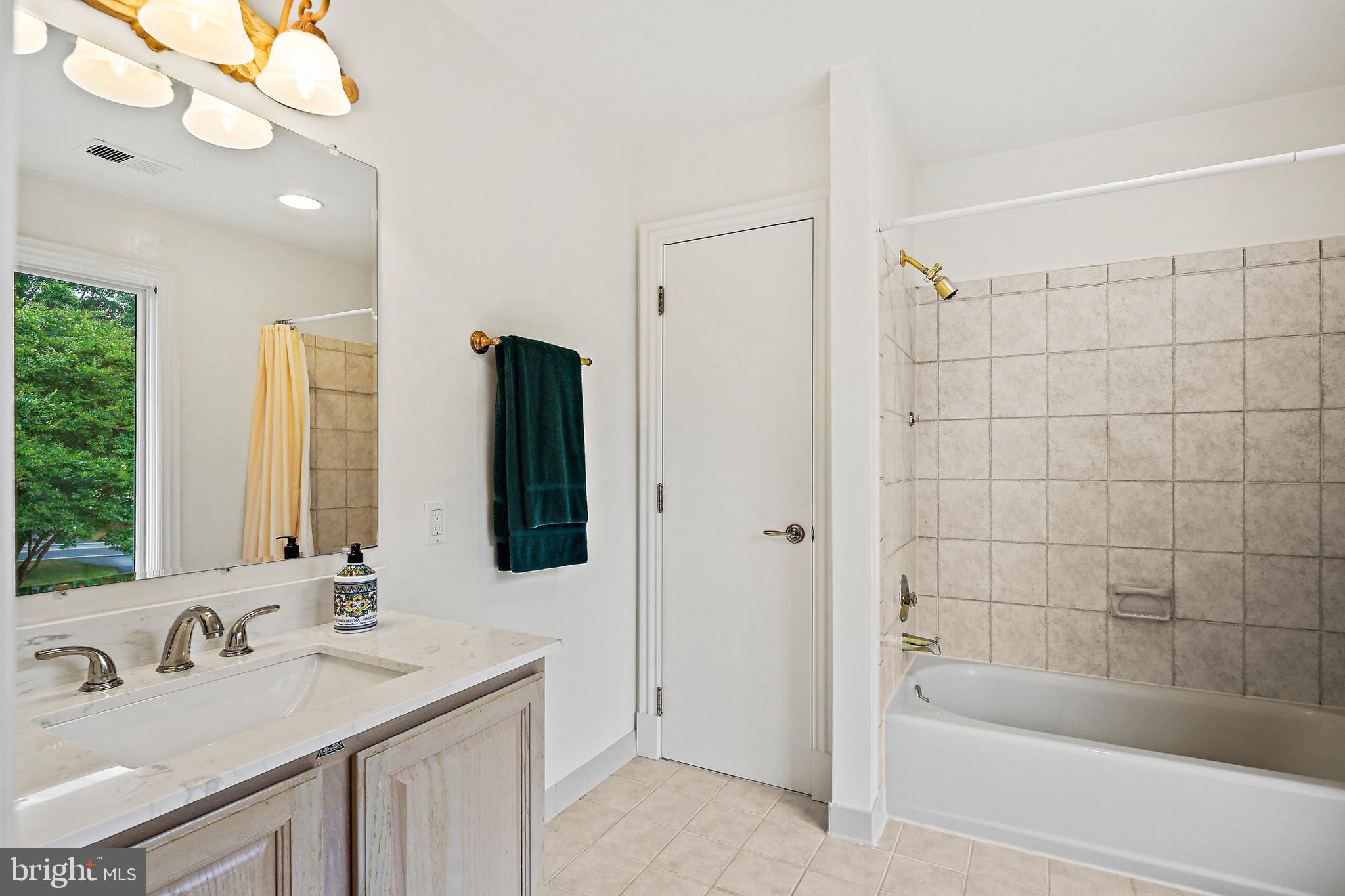 FALCONHURST - Residential