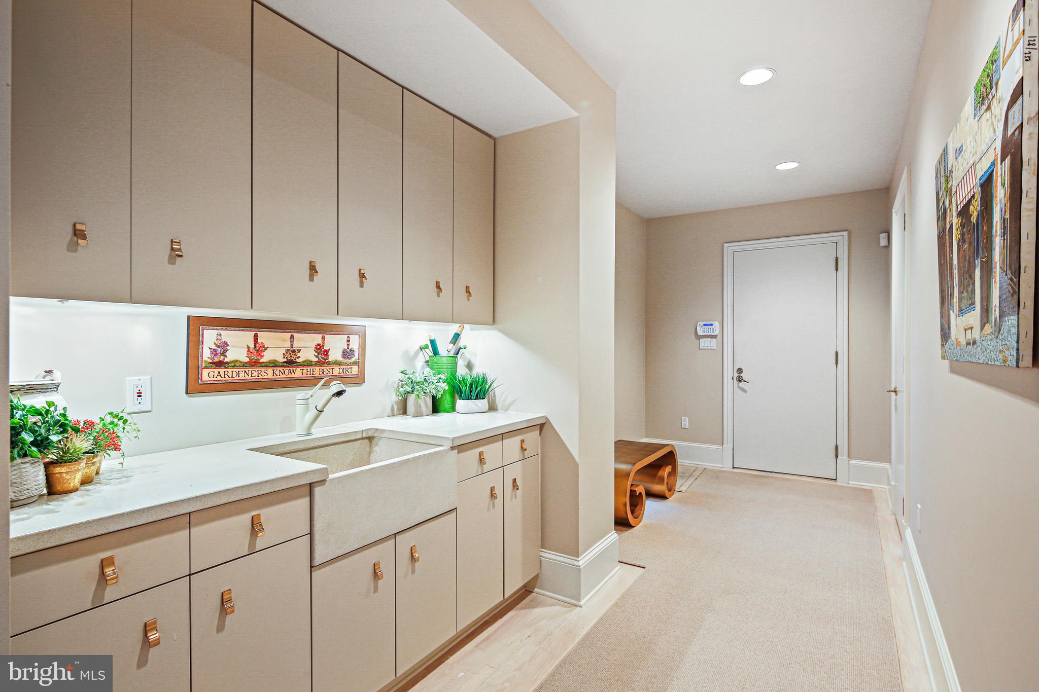 FALCONHURST - Residential