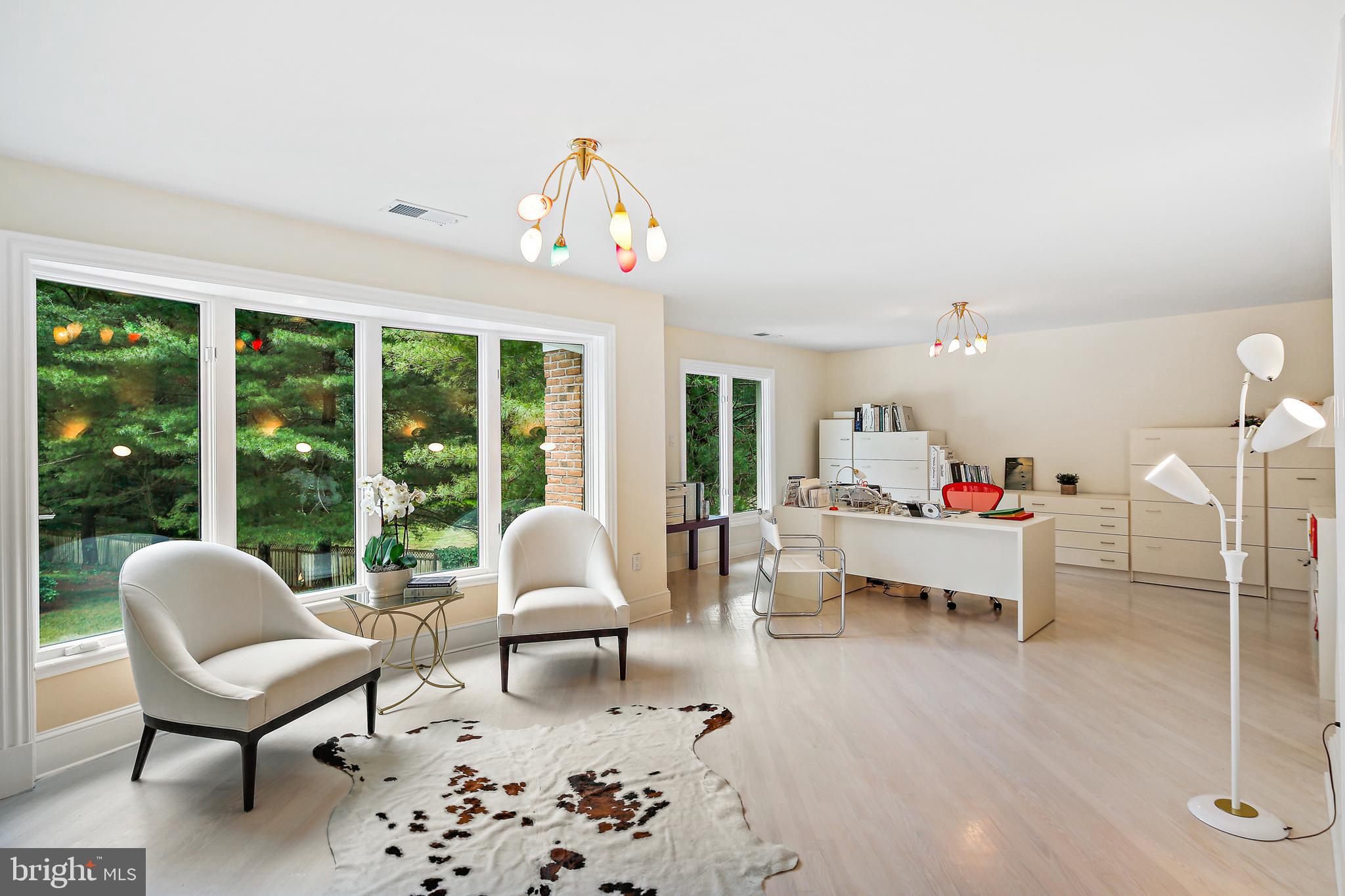 FALCONHURST - Residential