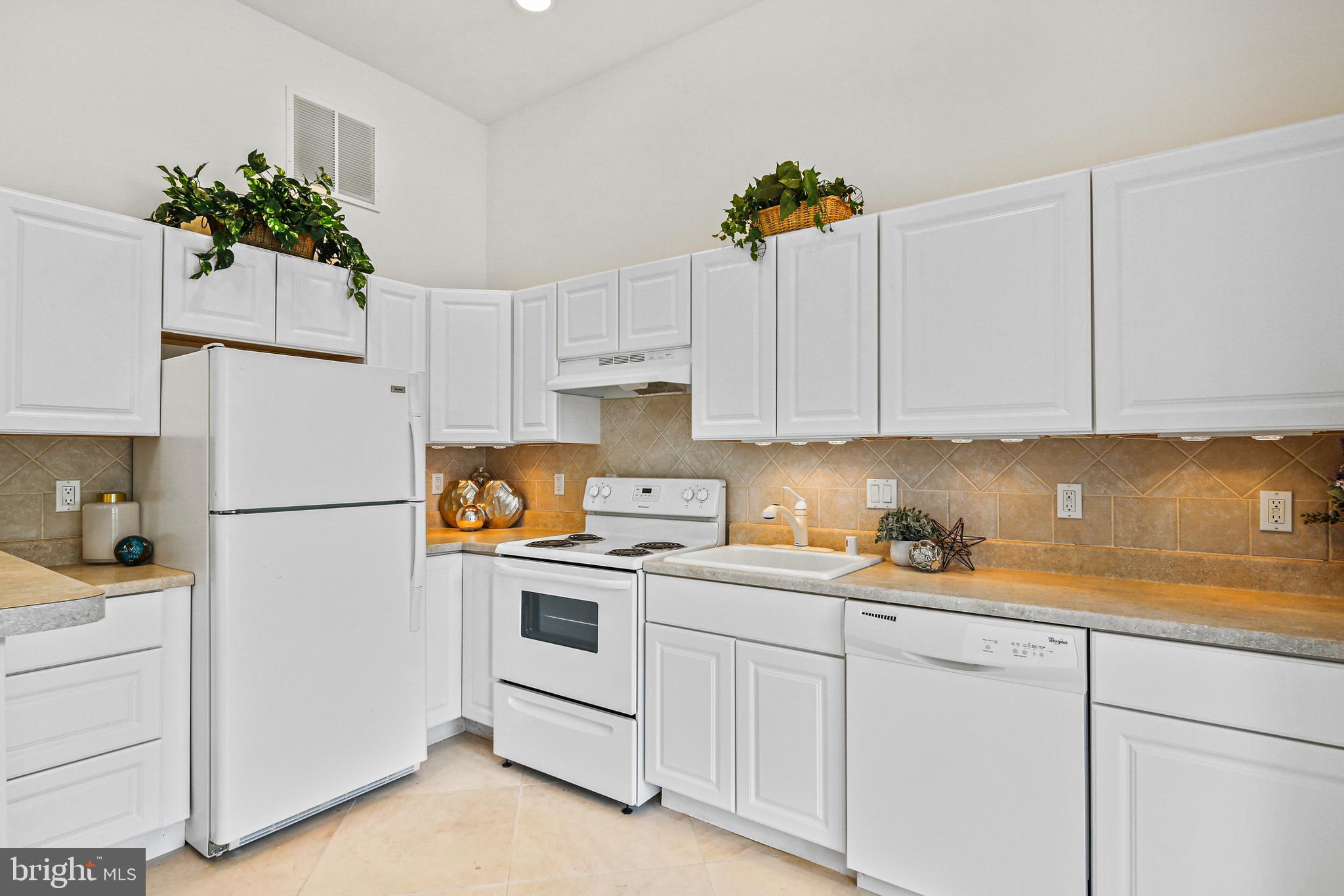 FALCONHURST - Residential