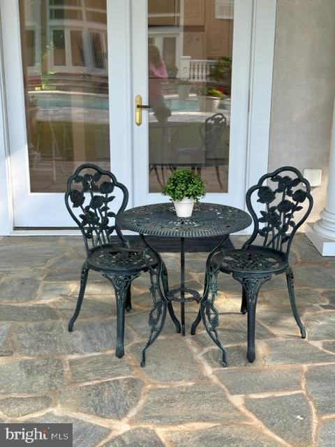 FALCONHURST - Residential