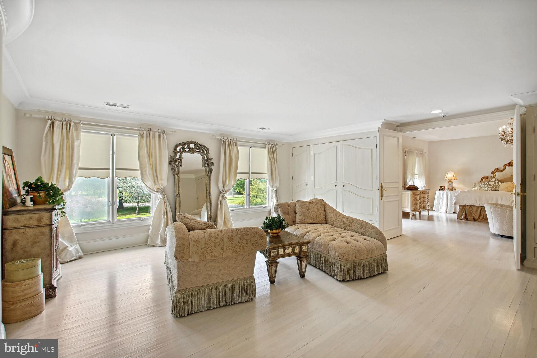 FALCONHURST - Residential