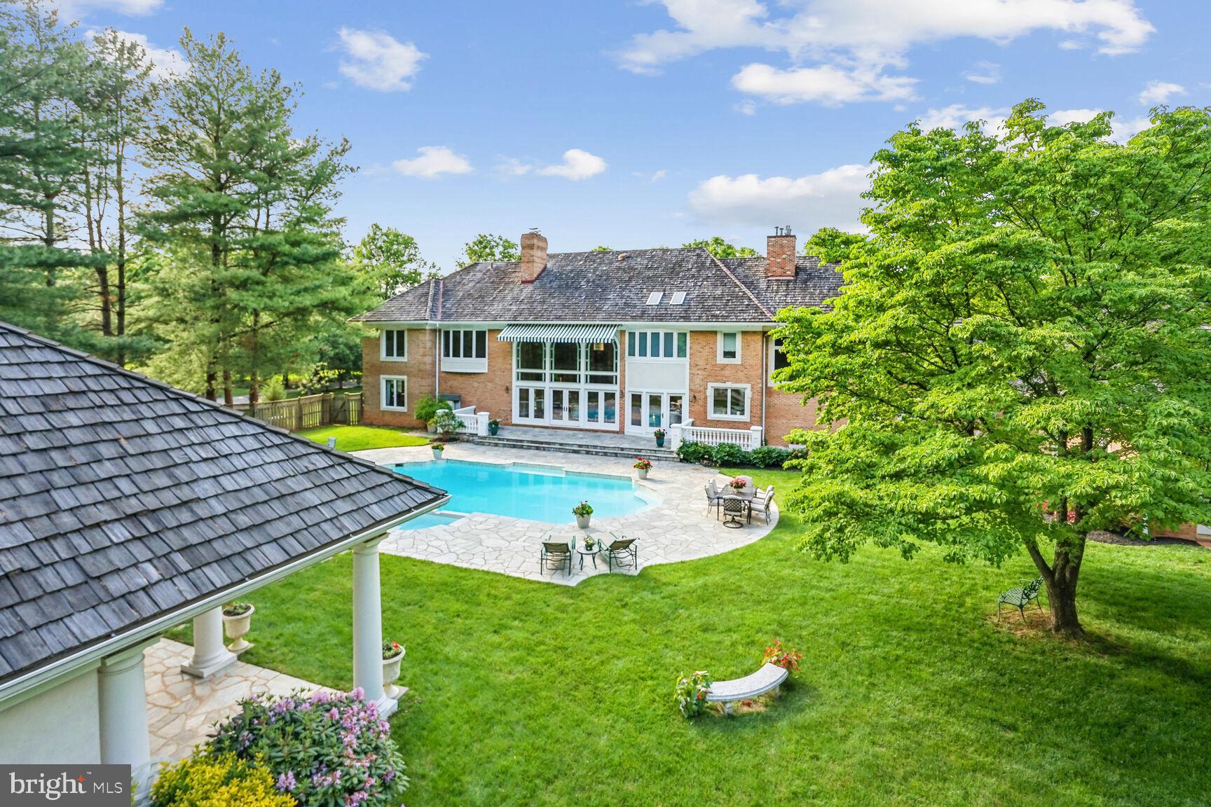 FALCONHURST - Residential