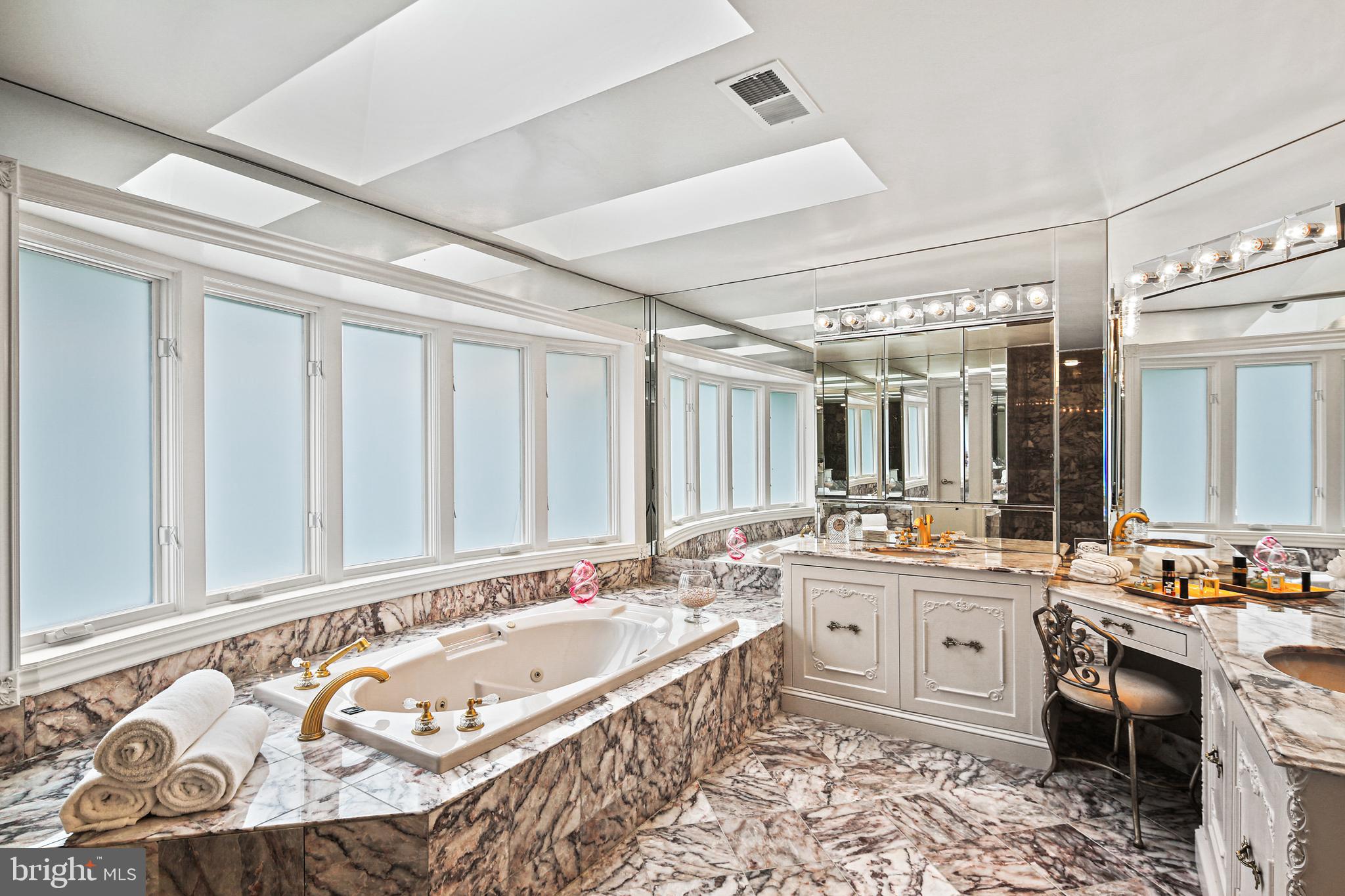 FALCONHURST - Residential