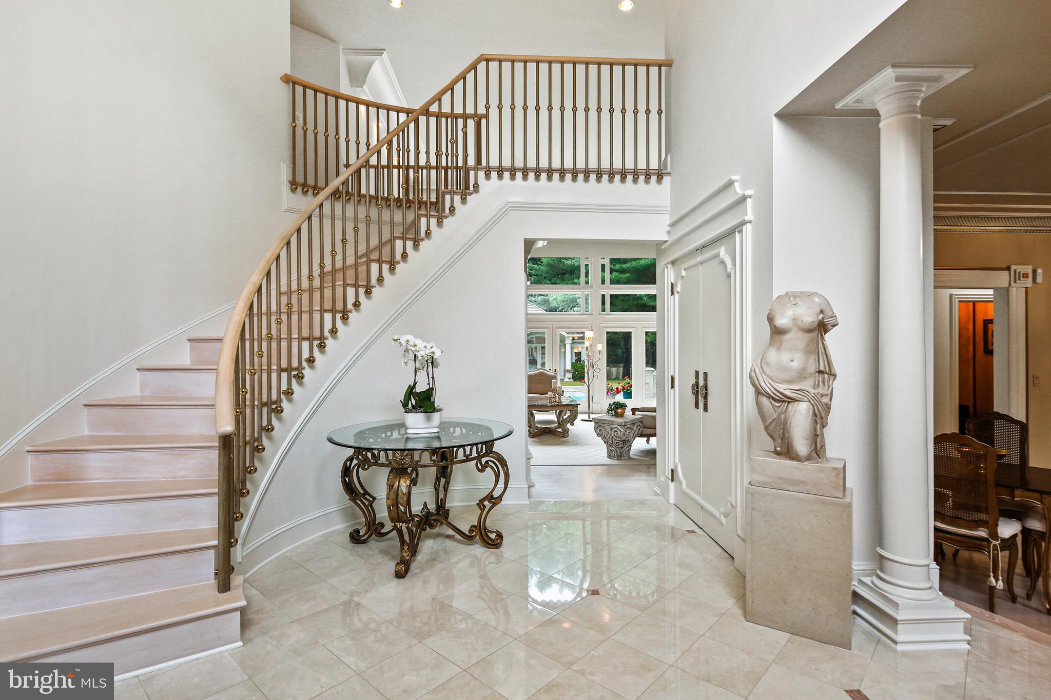 FALCONHURST - Residential