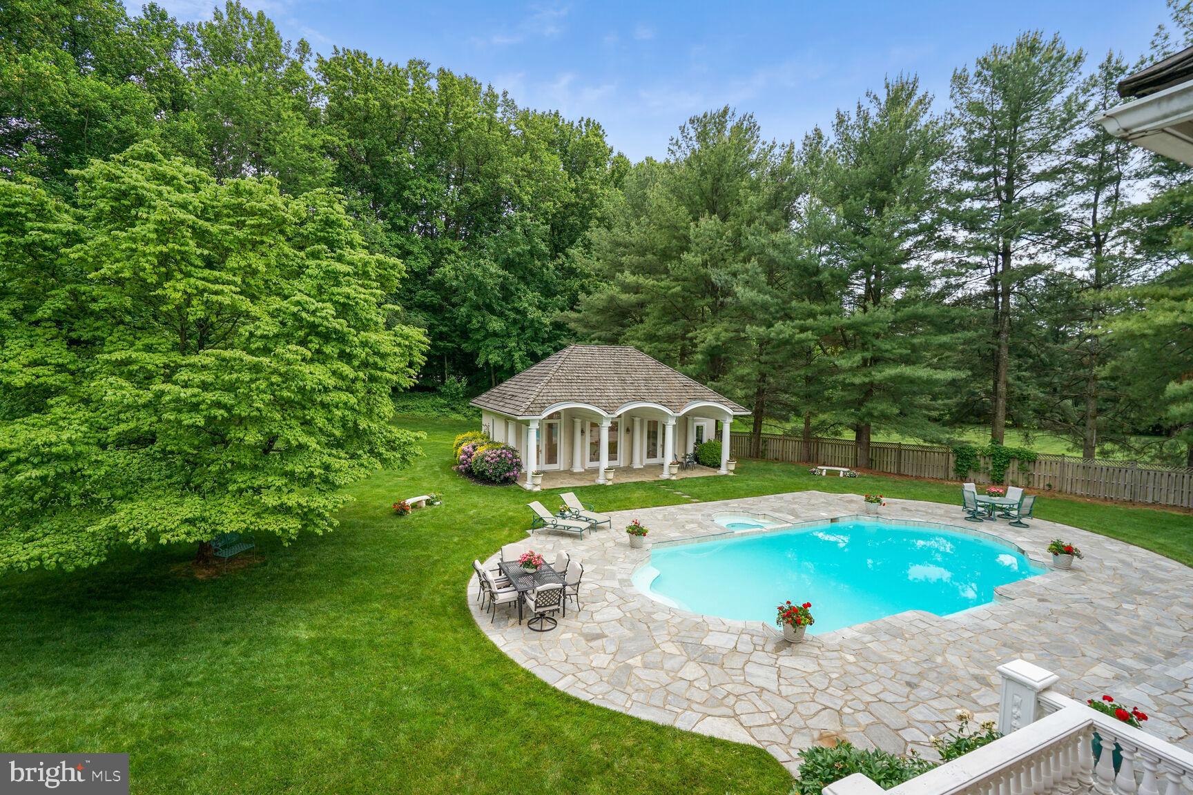 FALCONHURST - Residential