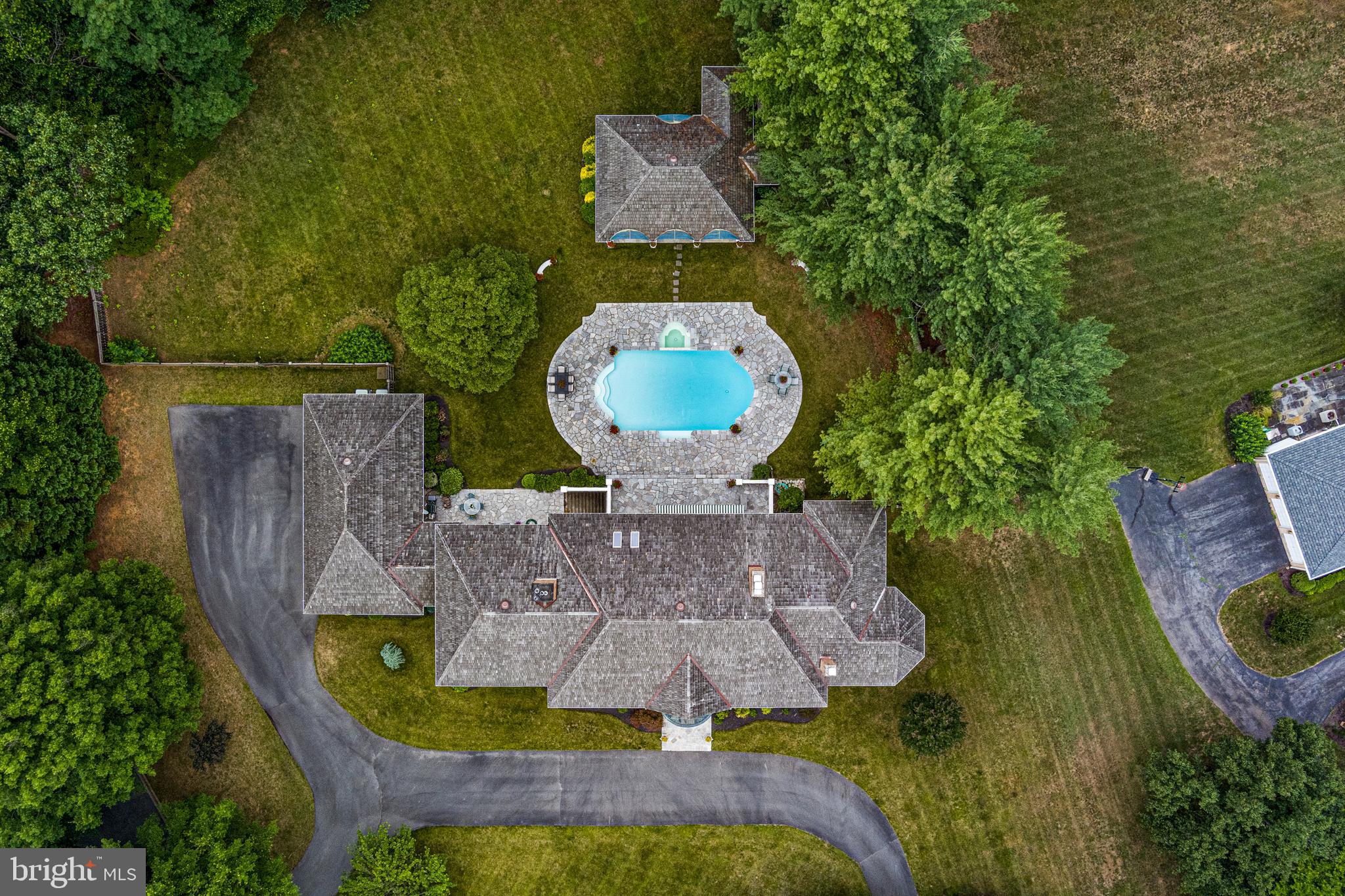 FALCONHURST - Residential