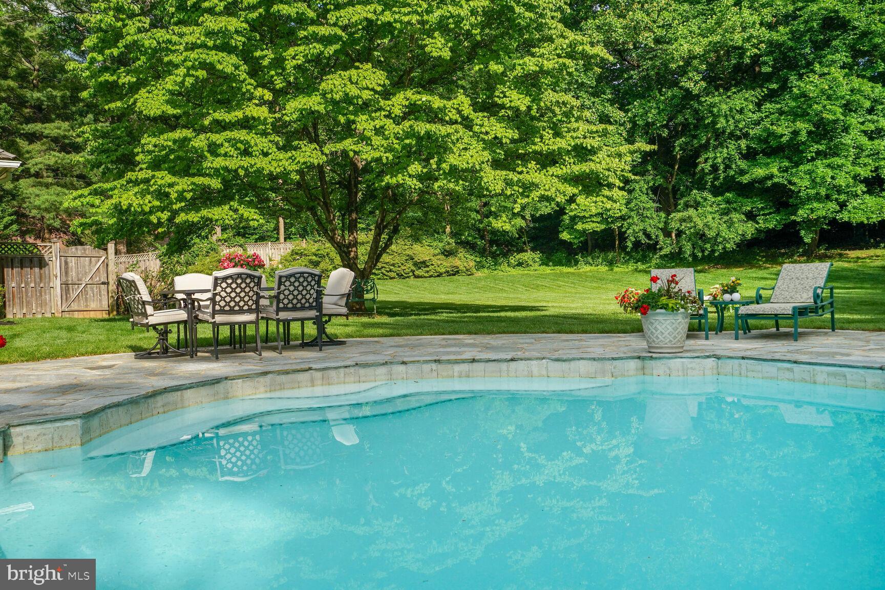 FALCONHURST - Residential