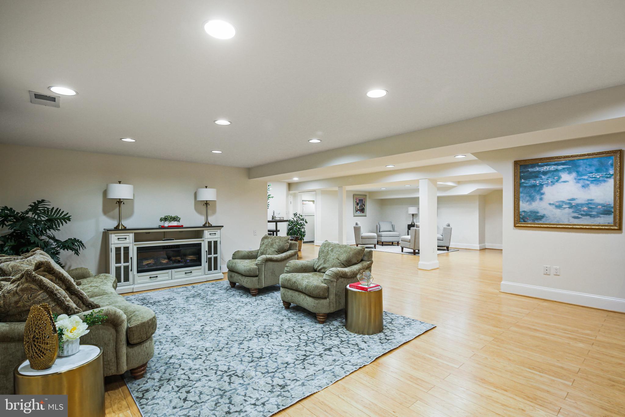 FALCONHURST - Residential