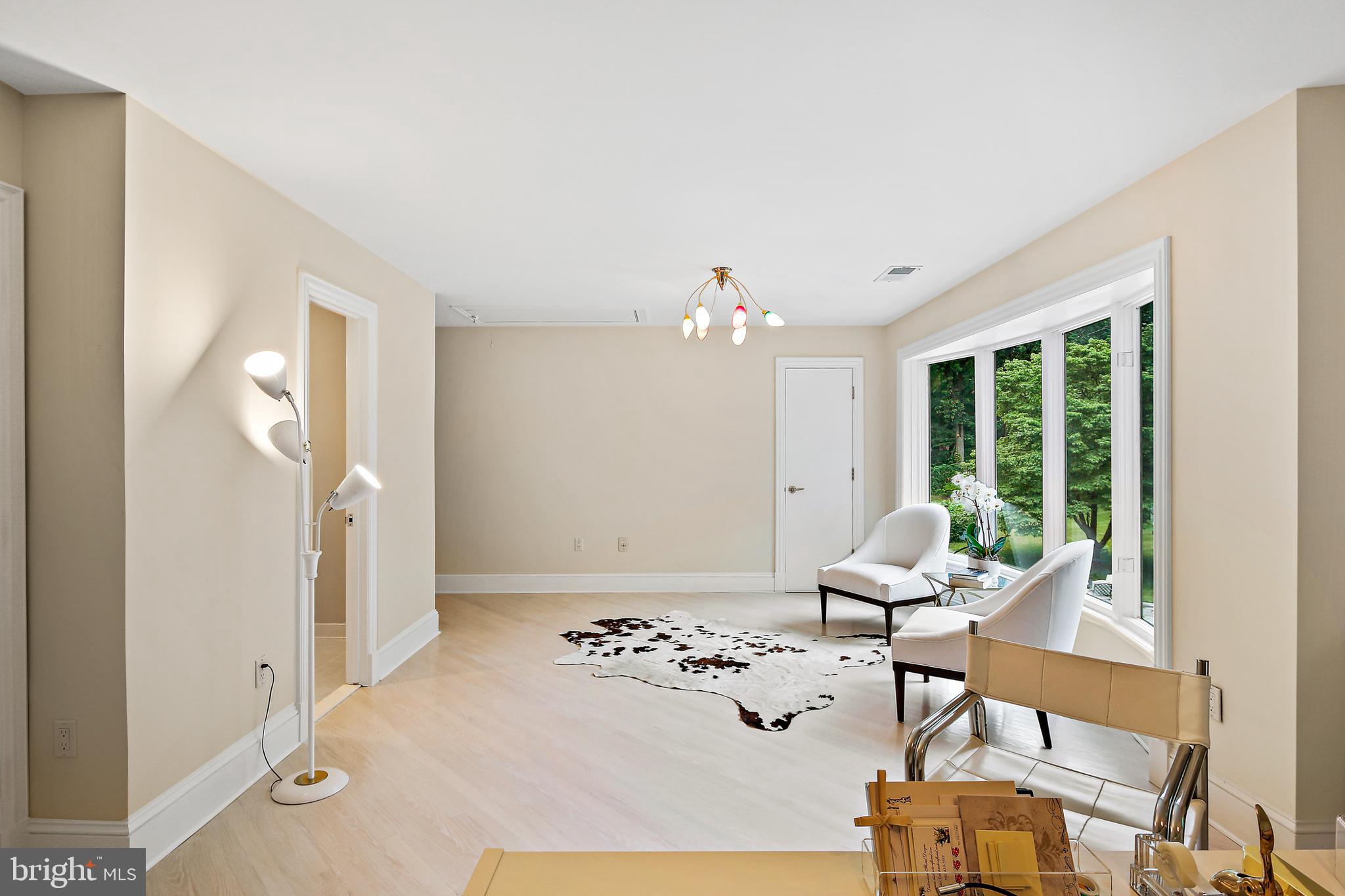 FALCONHURST - Residential