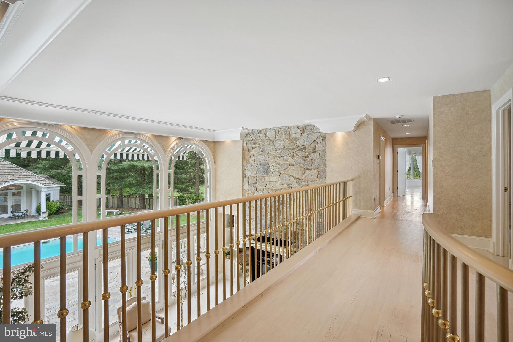 FALCONHURST - Residential