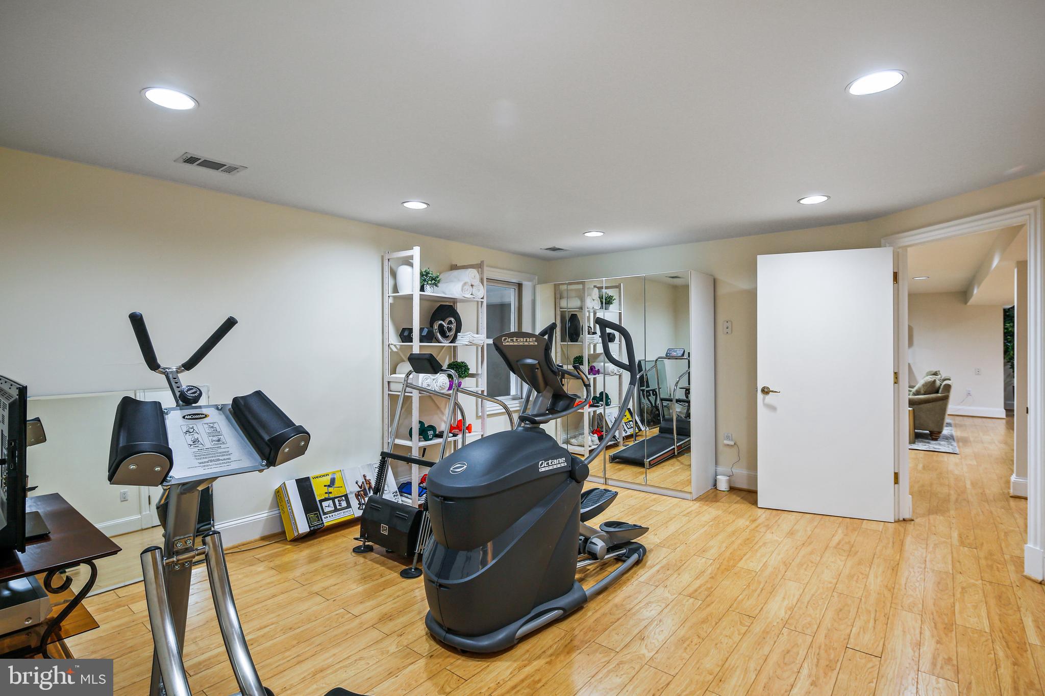 FALCONHURST - Residential