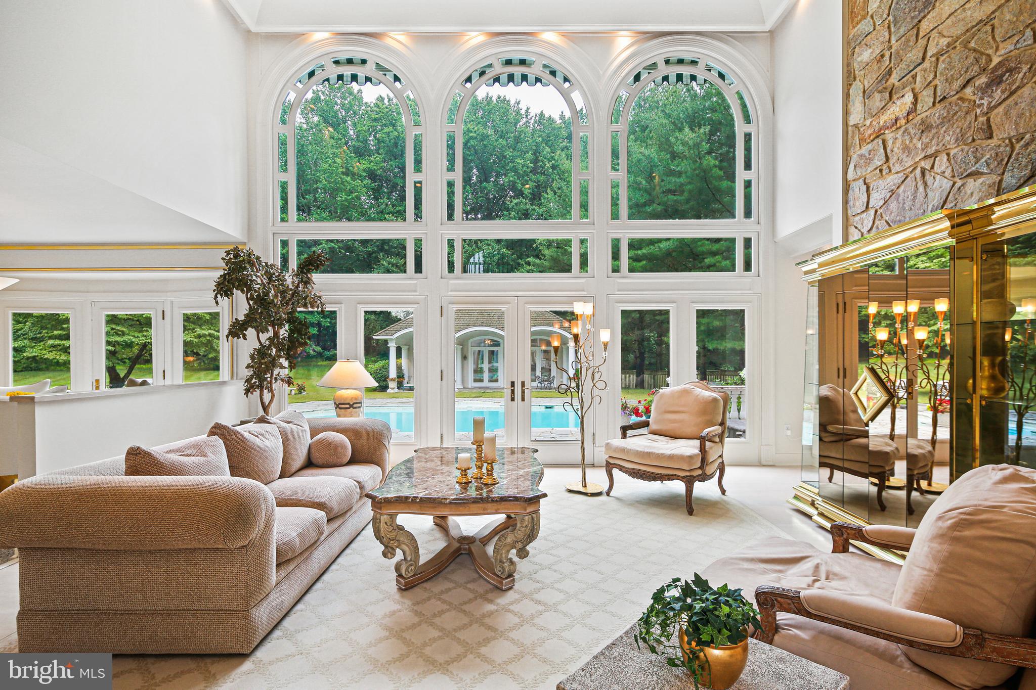 FALCONHURST - Residential