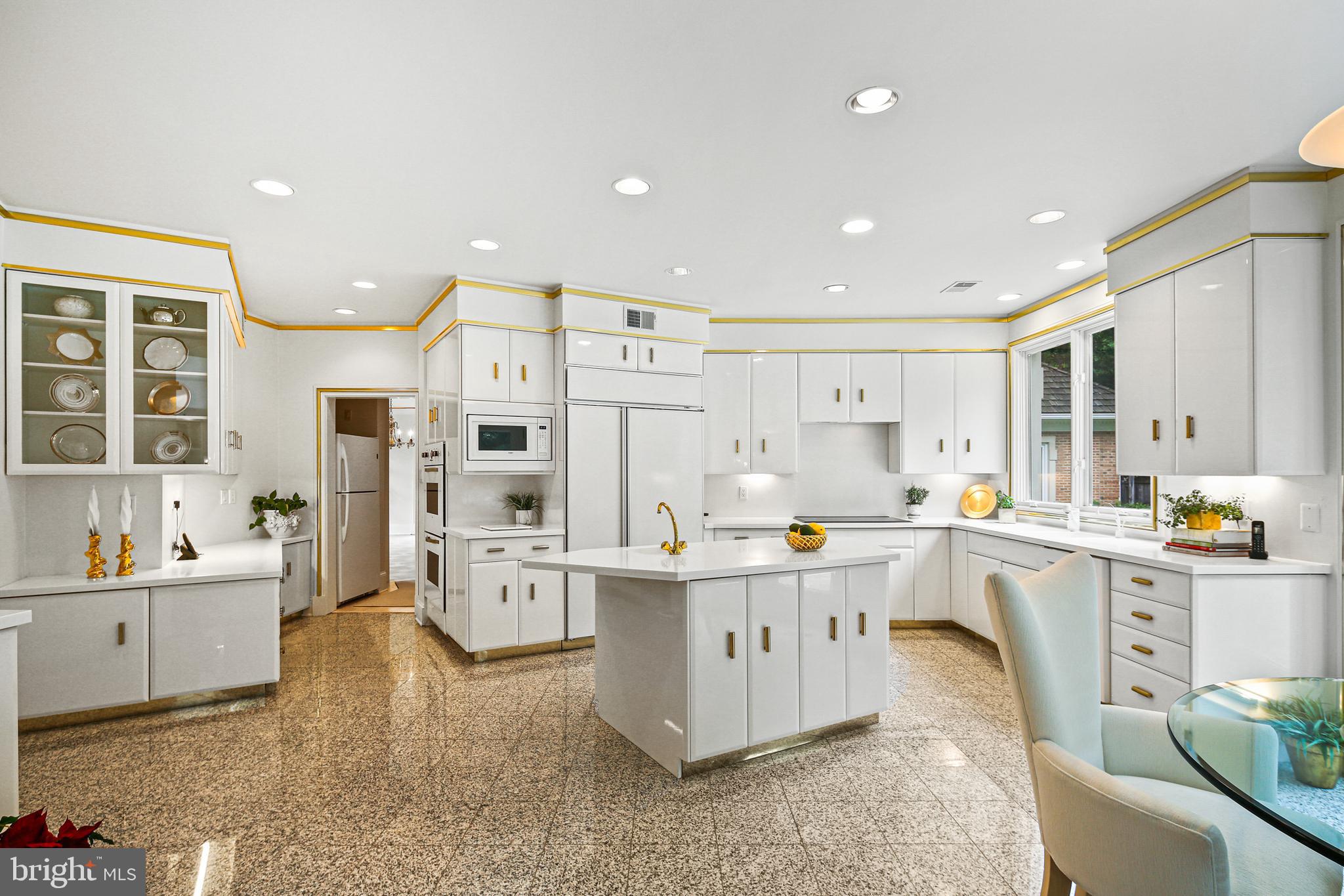 FALCONHURST - Residential