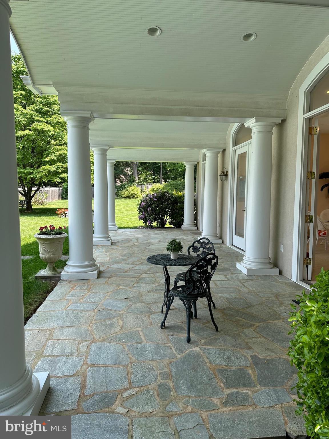 FALCONHURST - Residential