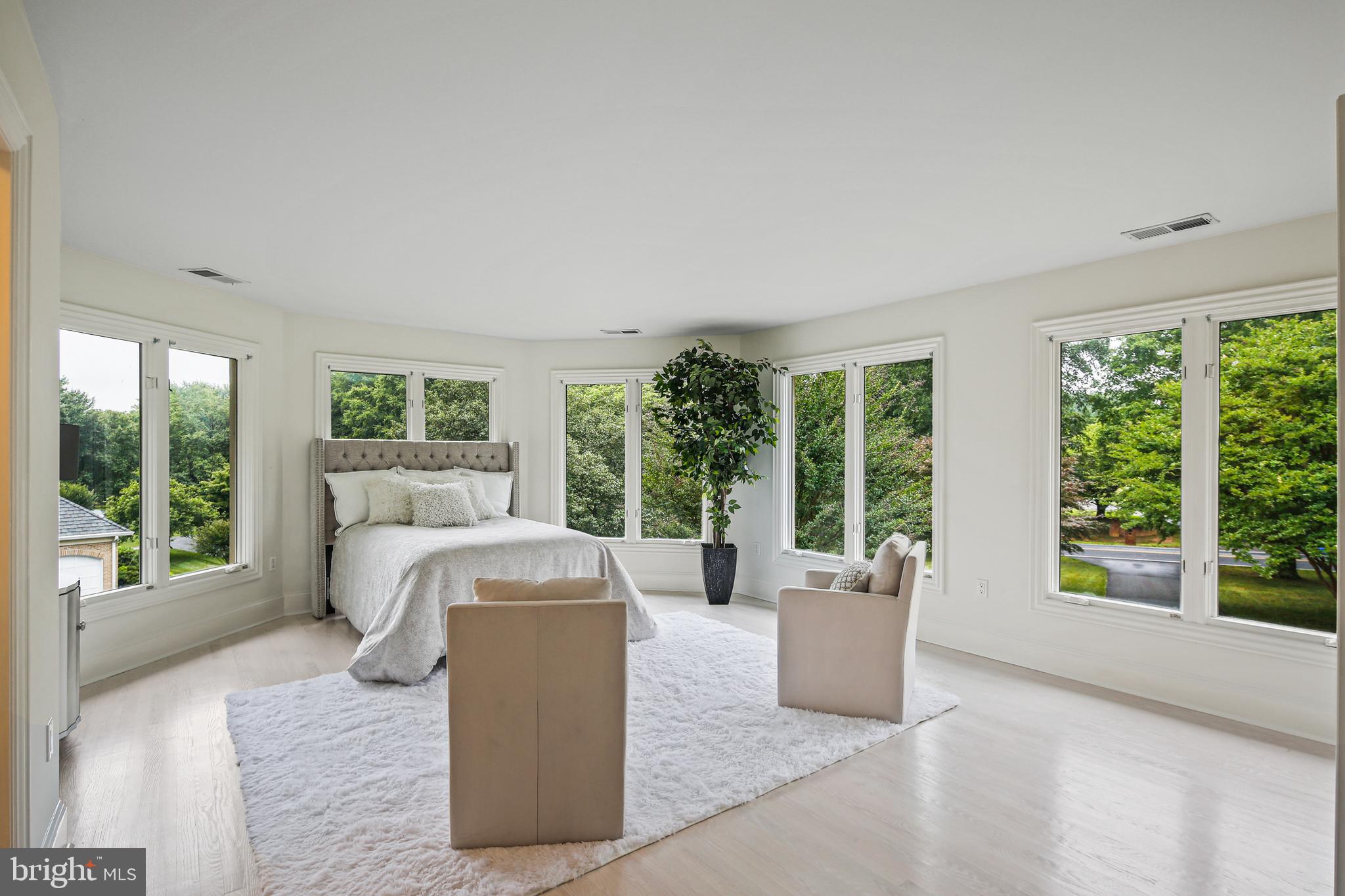 FALCONHURST - Residential