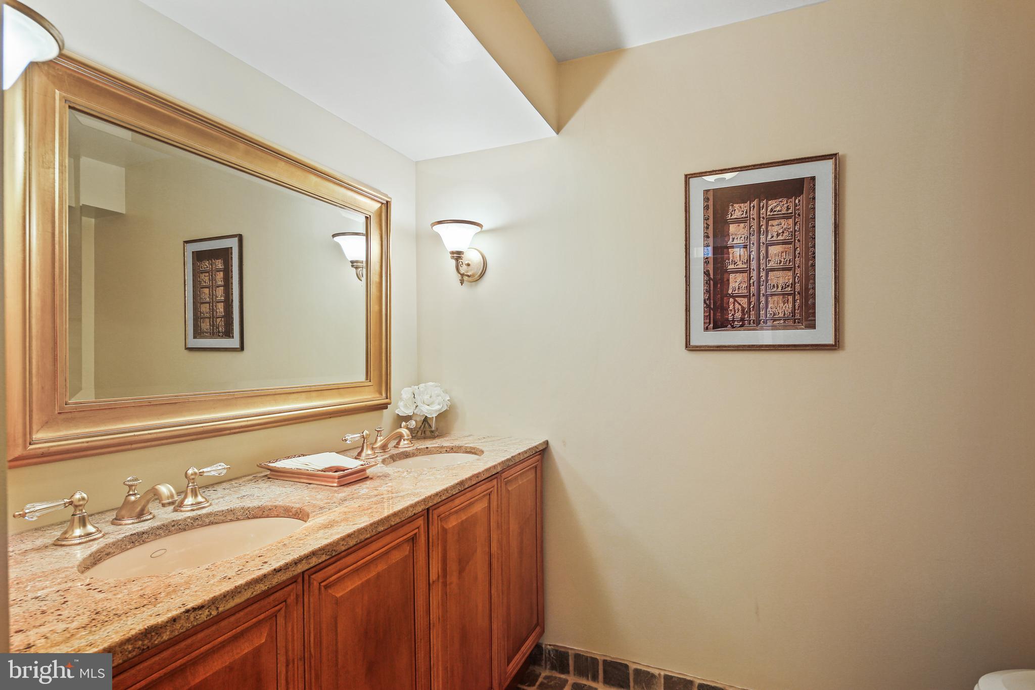 FALCONHURST - Residential