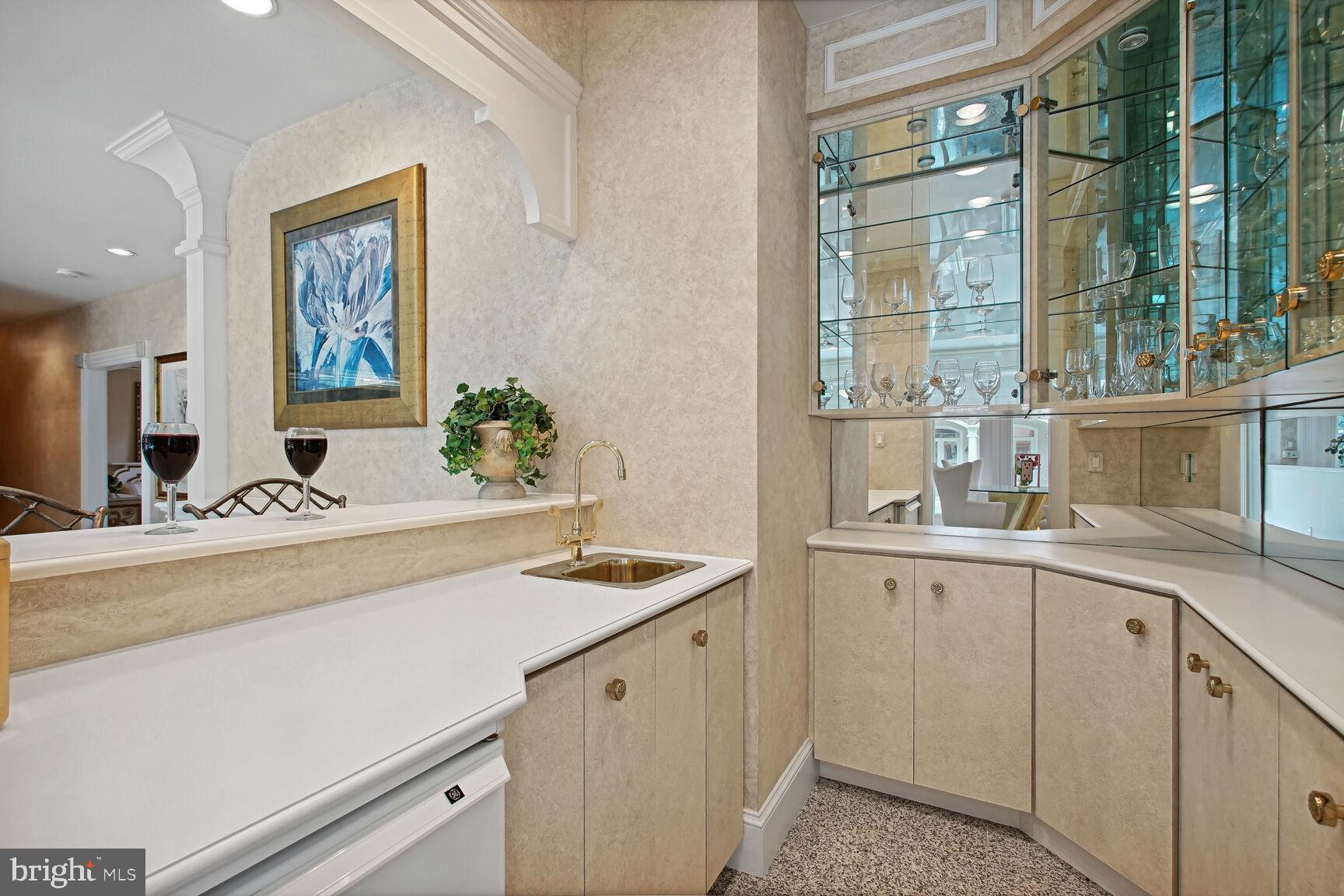 FALCONHURST - Residential