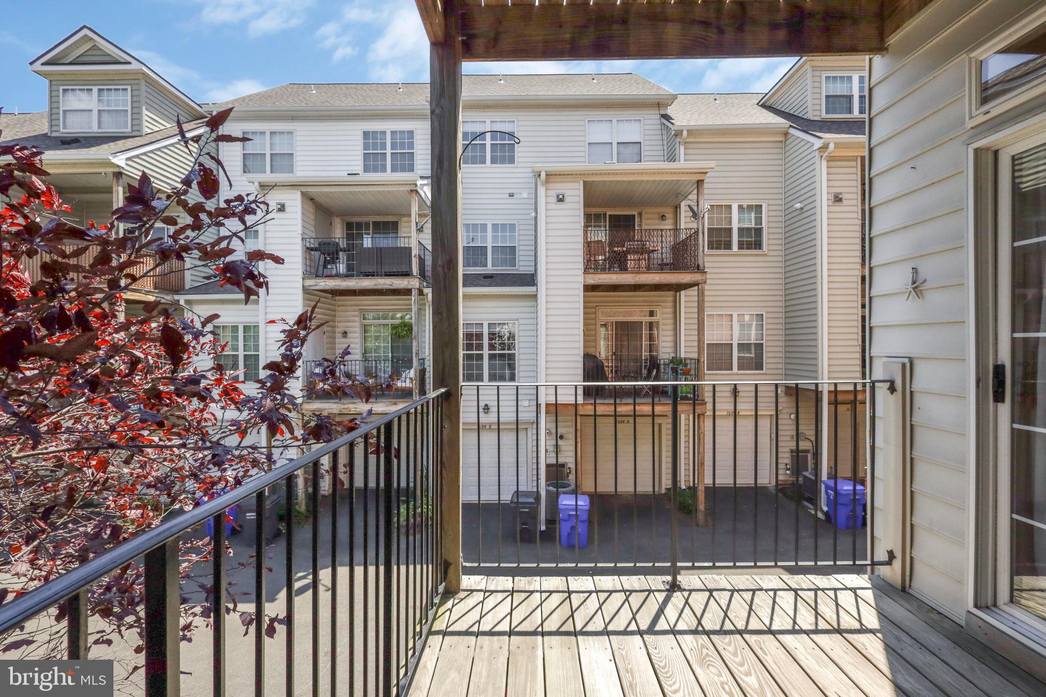 OLD TOWN GREENS - Residential Lease