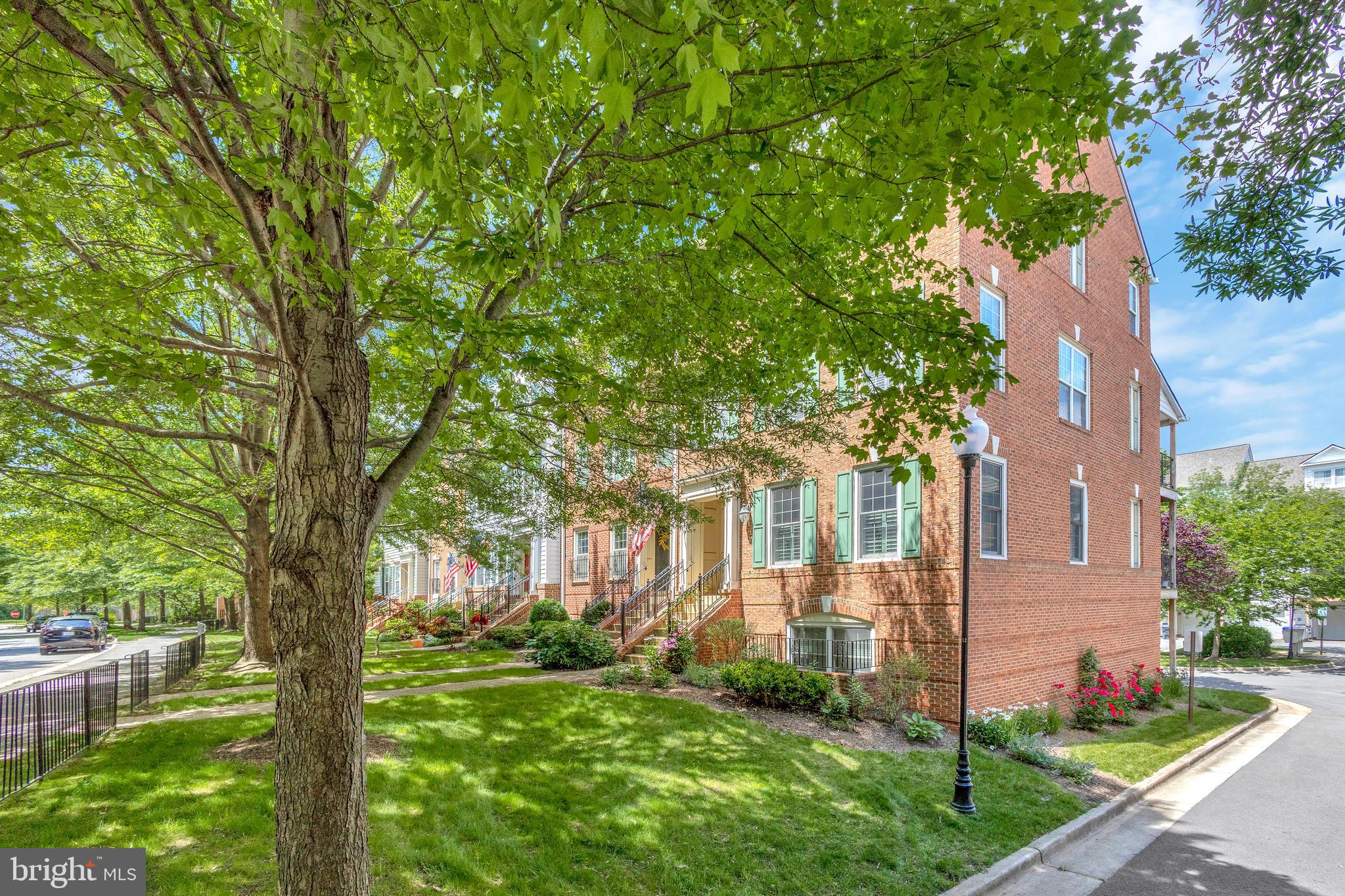 OLD TOWN GREENS - Residential Lease