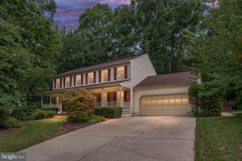 Photo of 12035 Lake Newport Road, RESTON, VA 20194 (MLS # VAFX2315424)