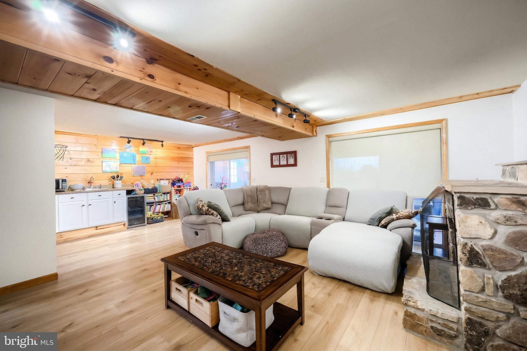 LAKE MEADE - Residential