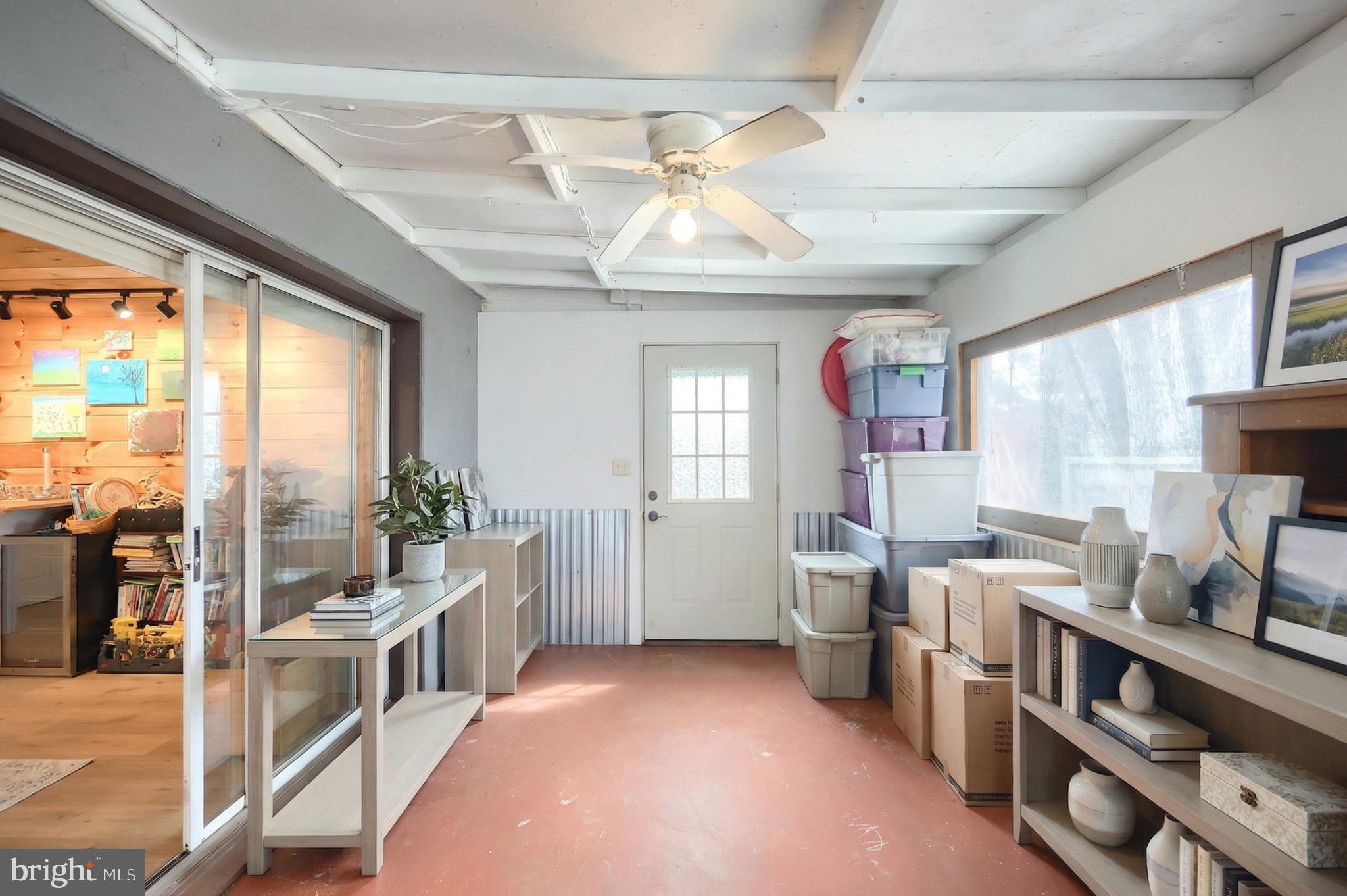 LAKE MEADE - Residential