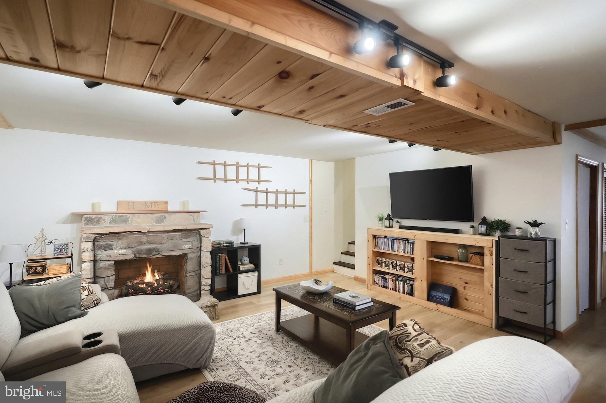 LAKE MEADE - Residential