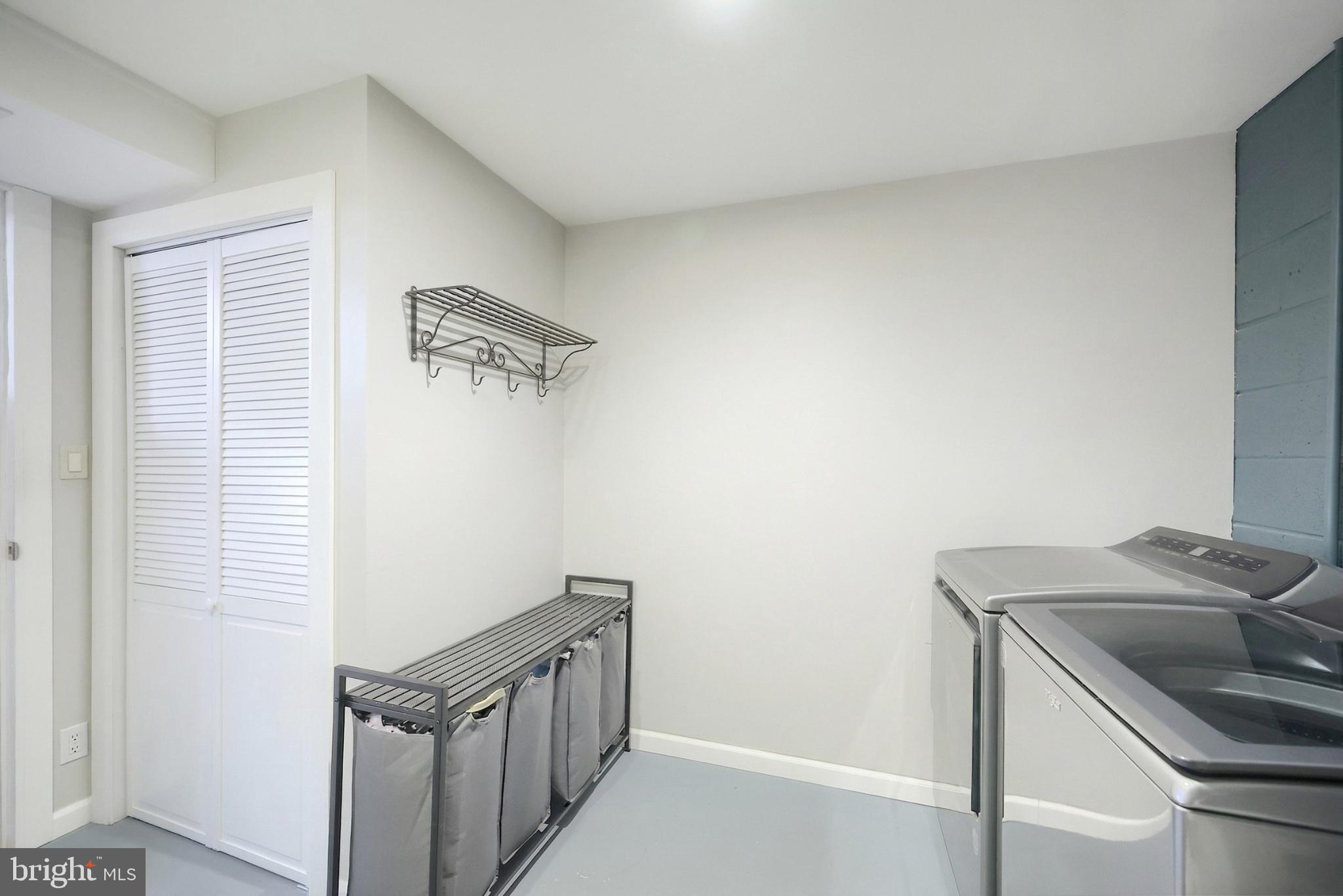 LAKE MEADE - Residential