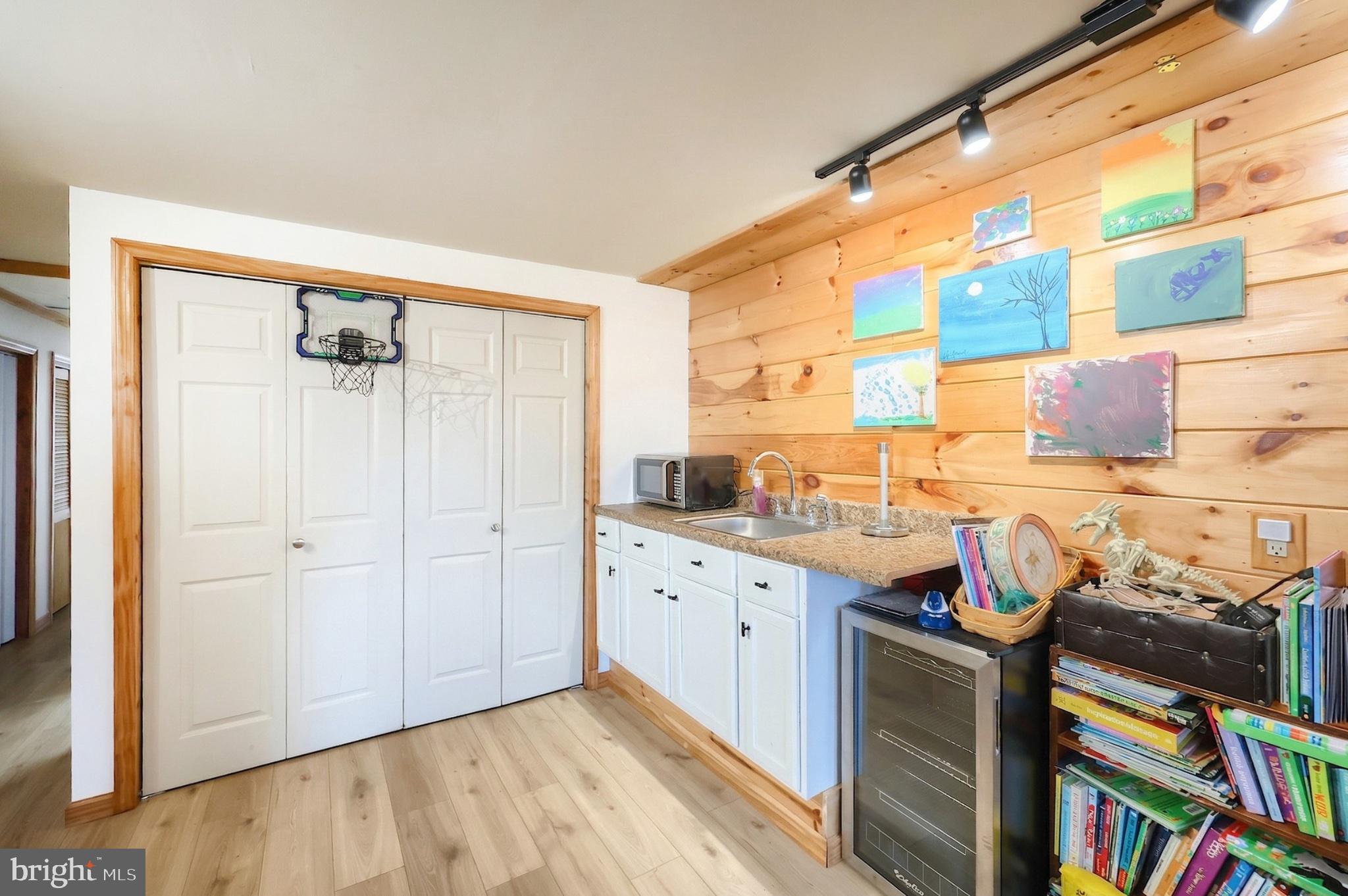 LAKE MEADE - Residential