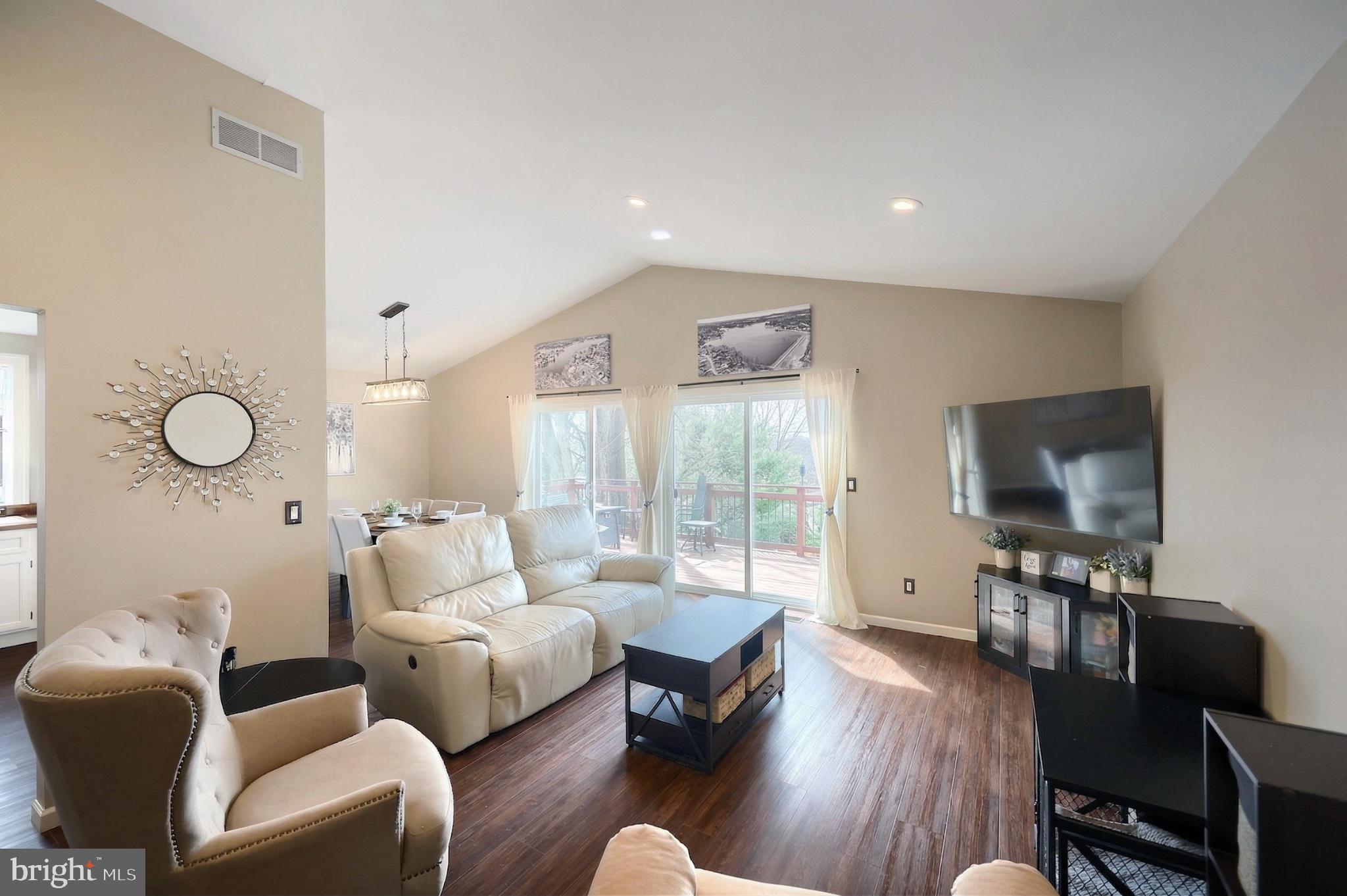 LAKE MEADE - Residential