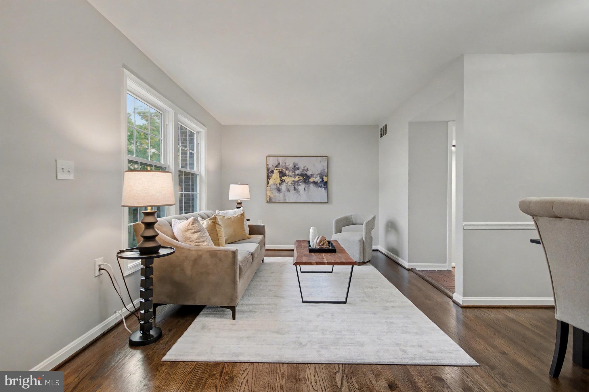 GEORGETOWN HOUSES - Residential Lease