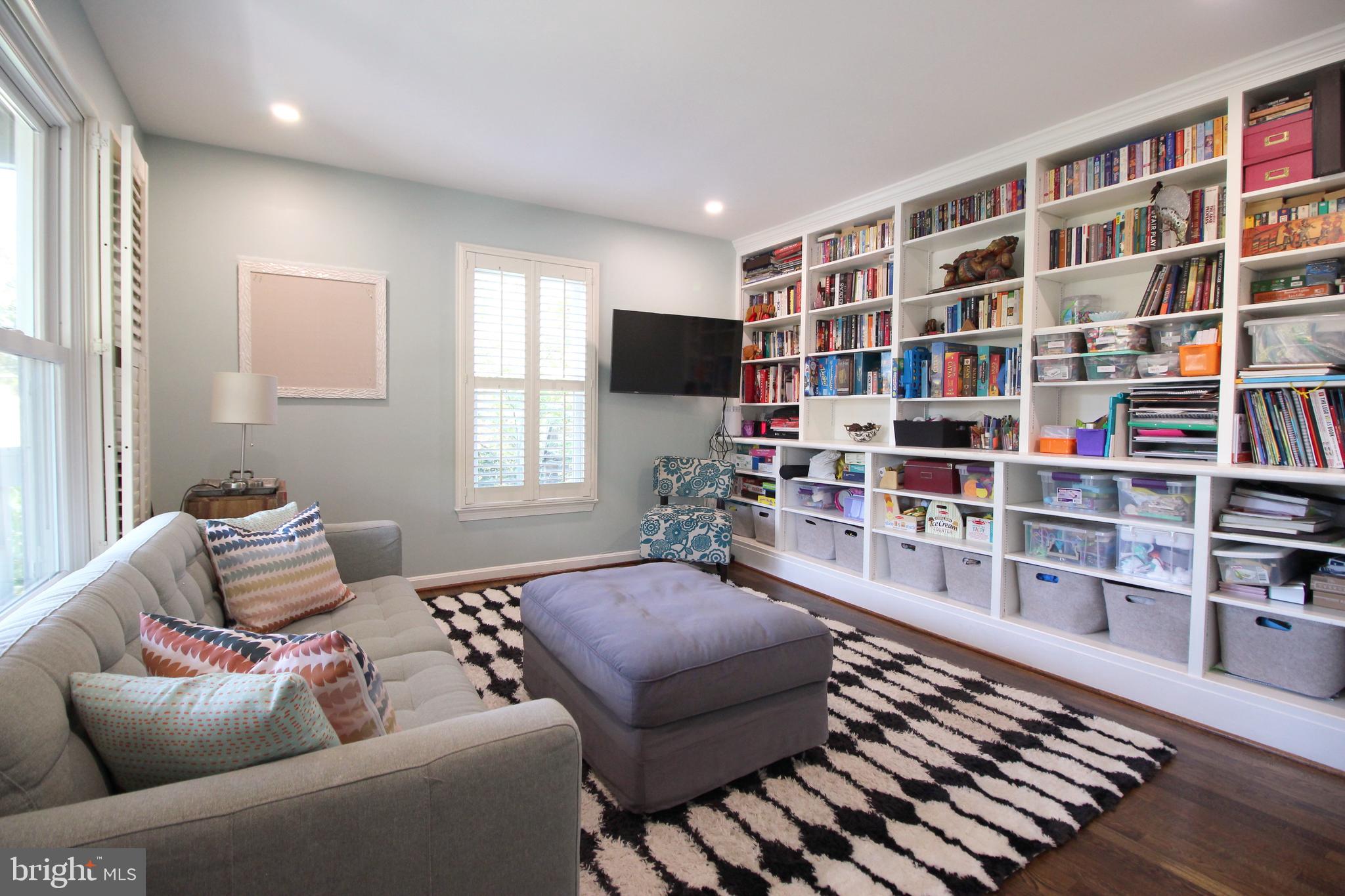 MAYWOOD - Residential Lease