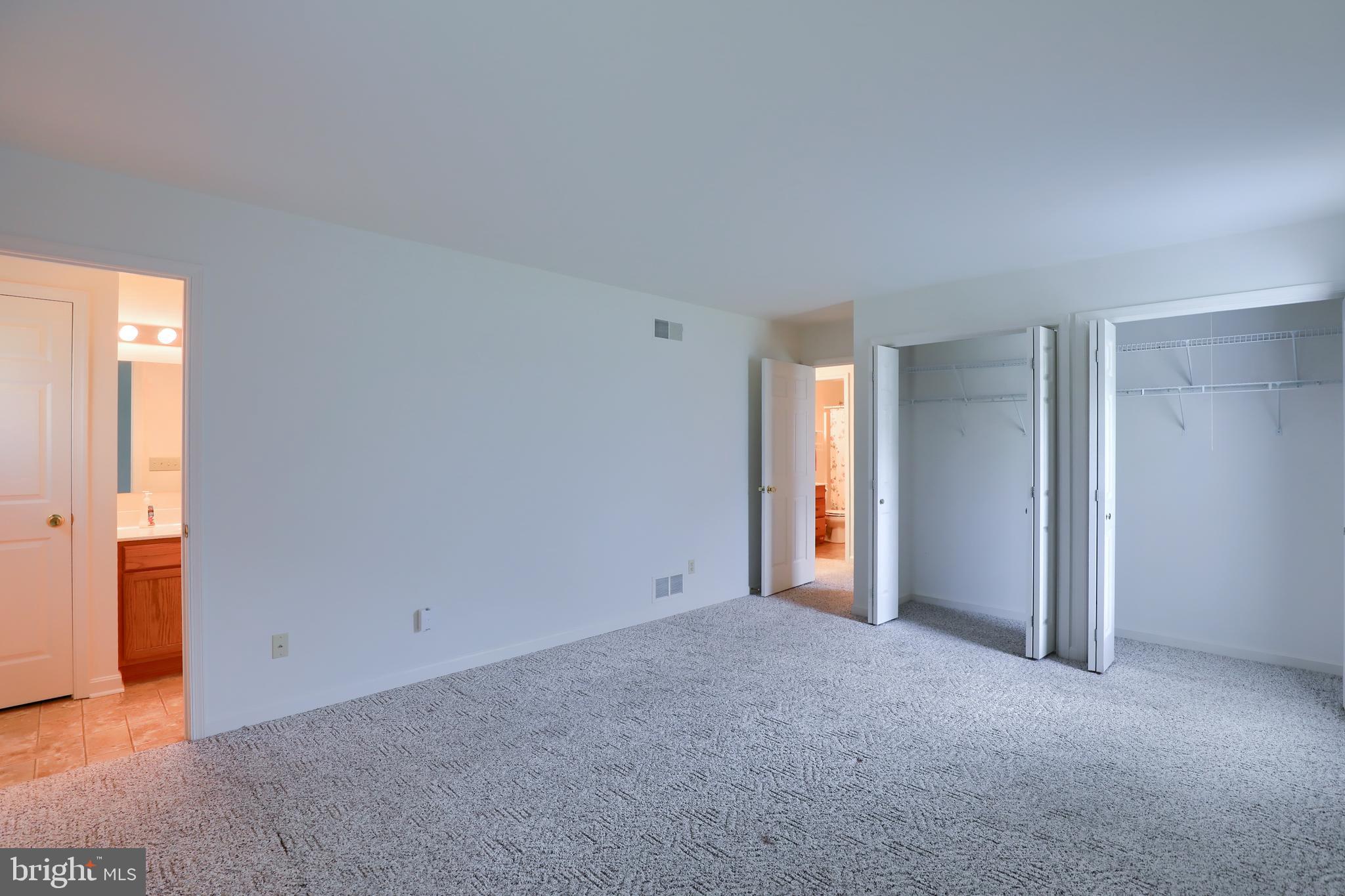 LONGSTOWN VILLAGE - Residential