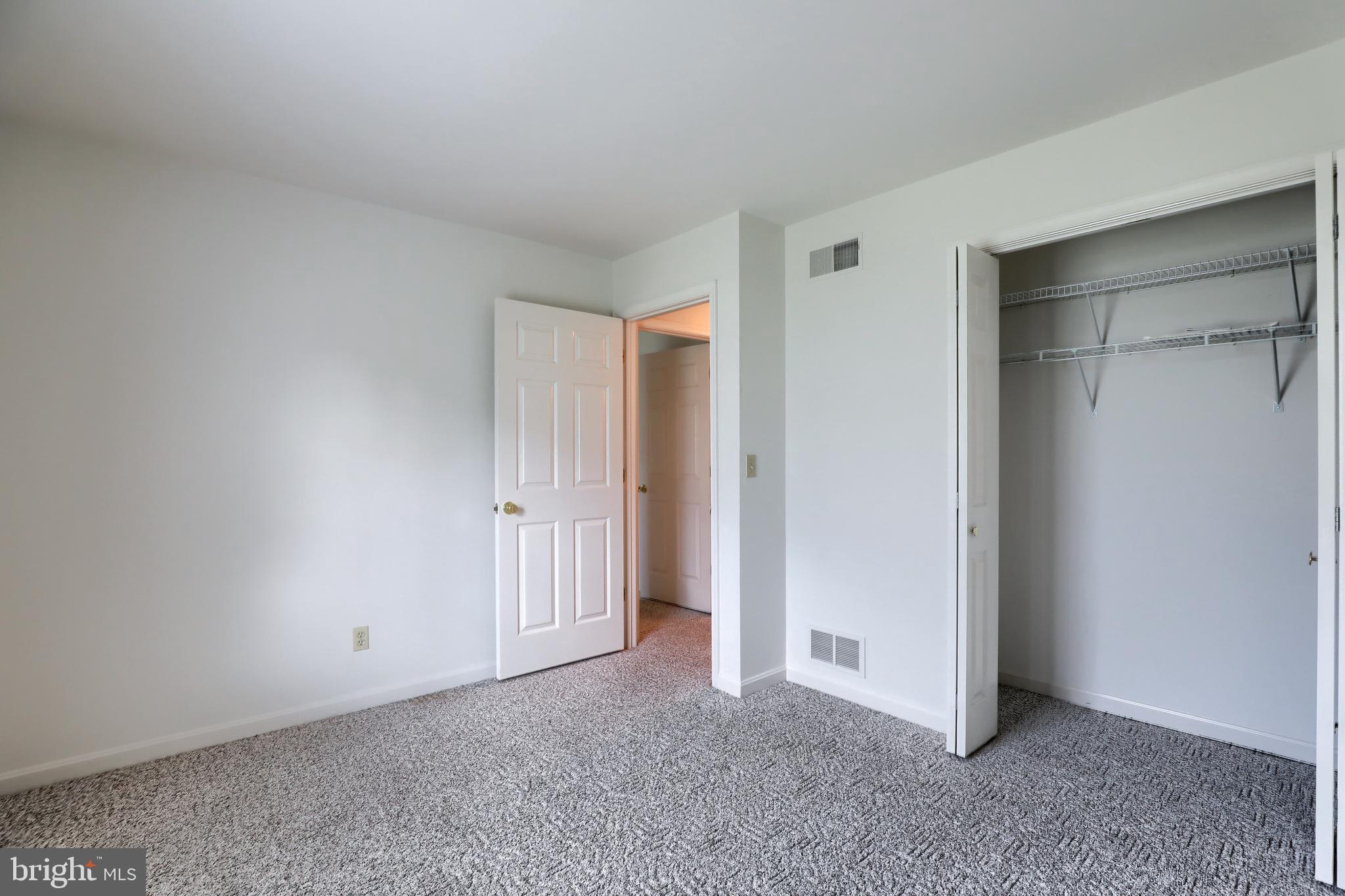 LONGSTOWN VILLAGE - Residential