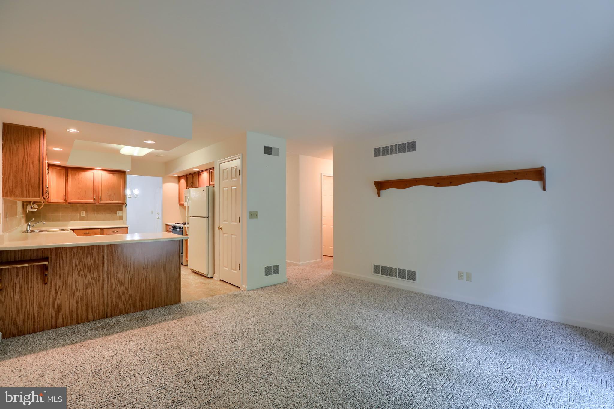 LONGSTOWN VILLAGE - Residential