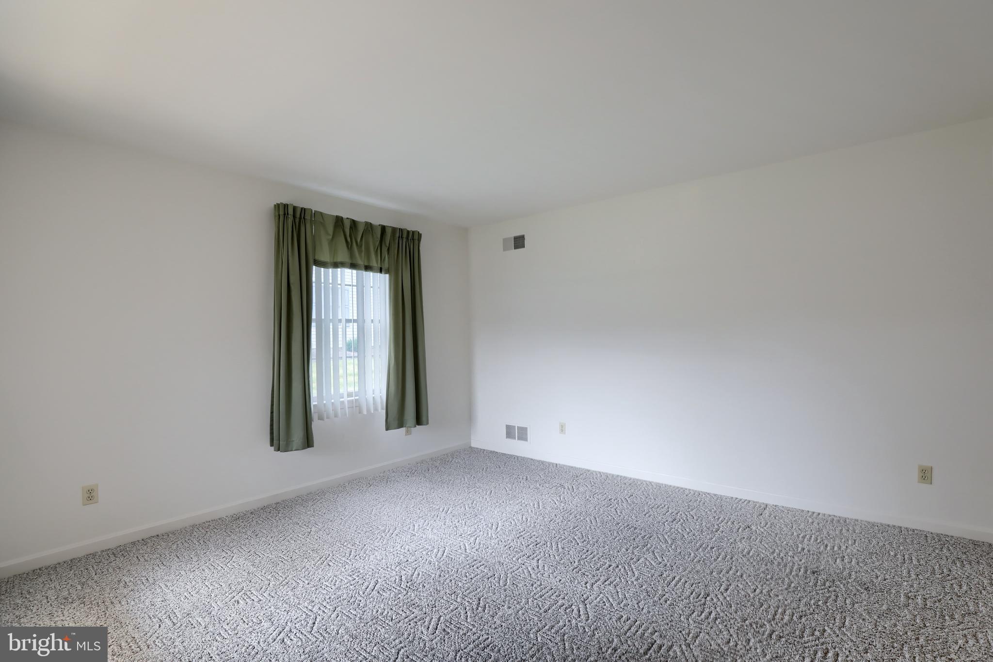 LONGSTOWN VILLAGE - Residential