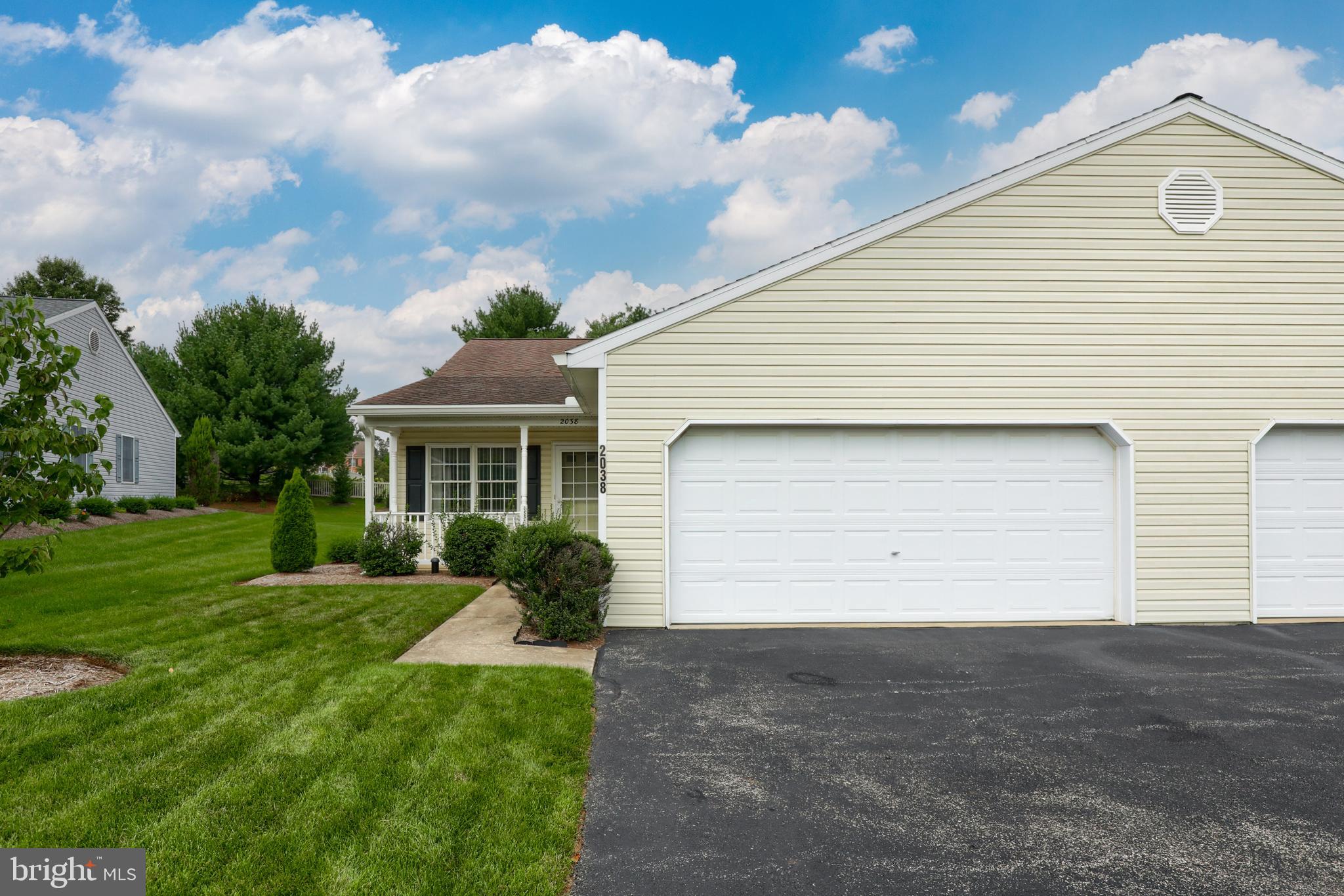 LONGSTOWN VILLAGE - Residential