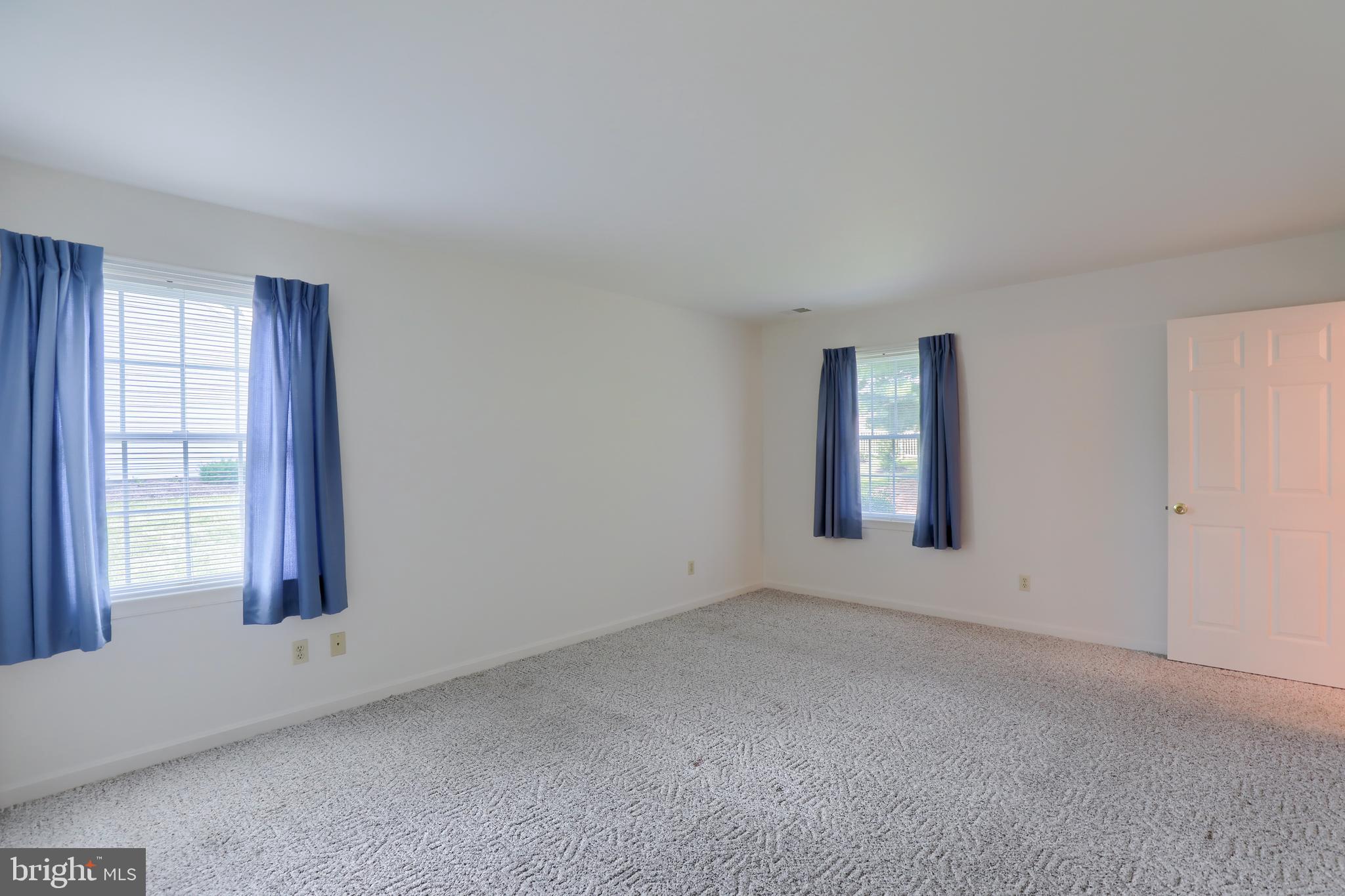 LONGSTOWN VILLAGE - Residential