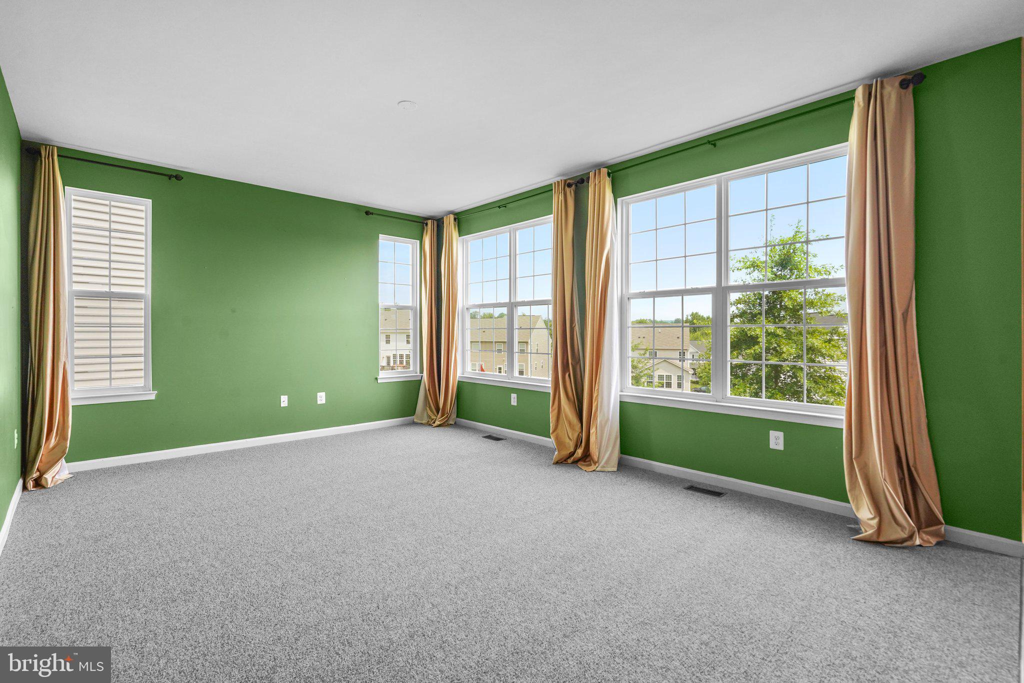 MOUNTAIN VALLEY - Residential Lease