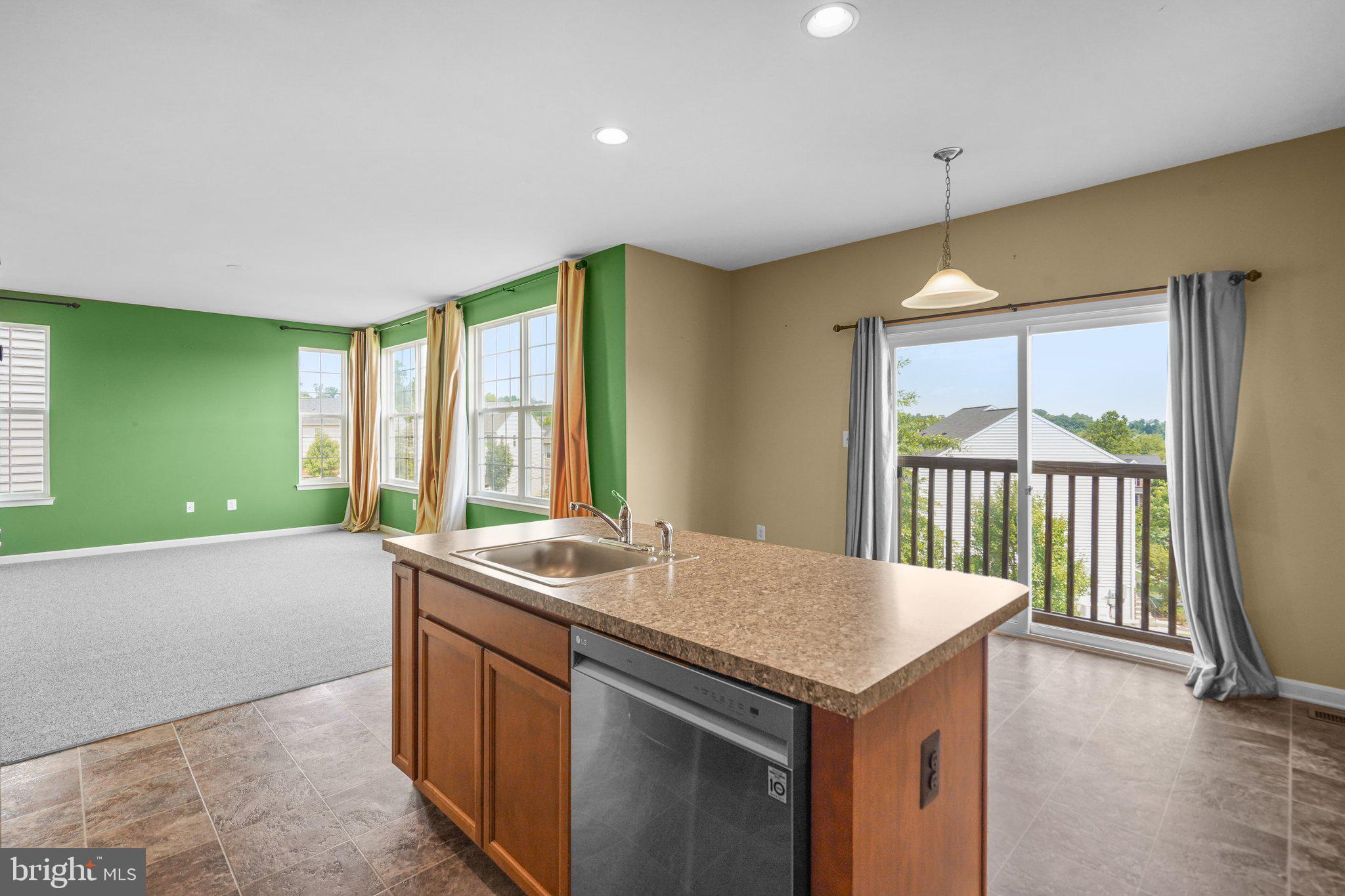 MOUNTAIN VALLEY - Residential Lease