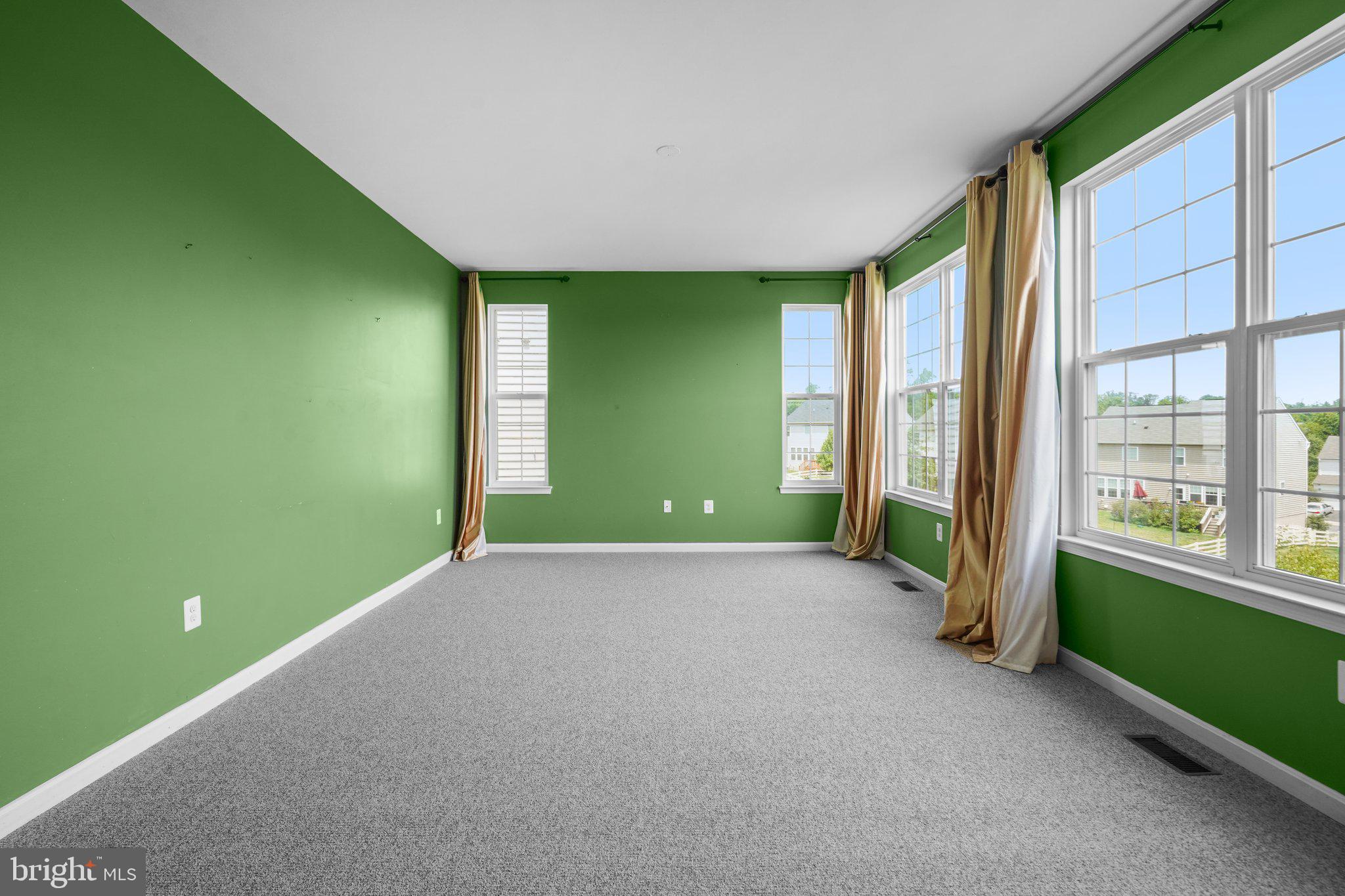 MOUNTAIN VALLEY - Residential Lease