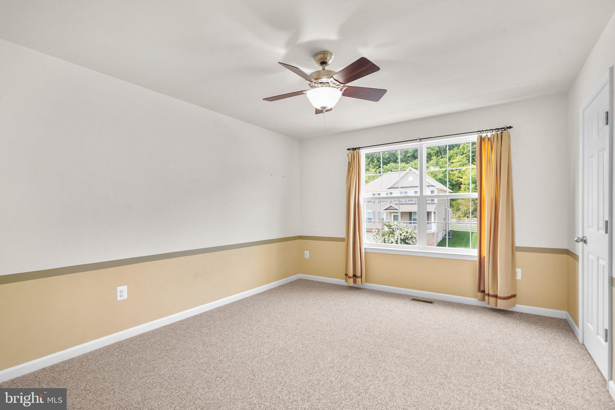 MOUNTAIN VALLEY - Residential Lease