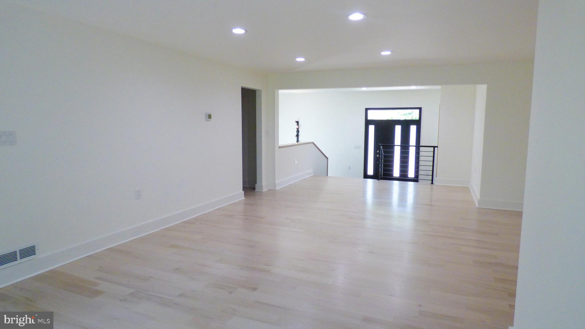 HILLWOOD - Residential Lease