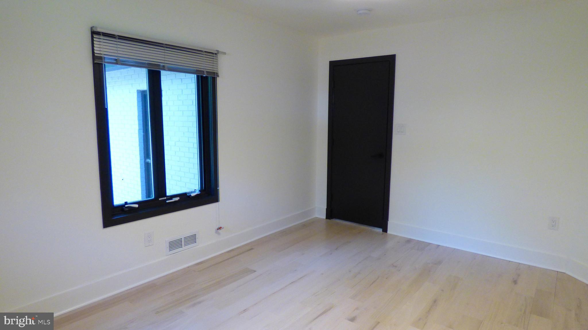 HILLWOOD - Residential Lease