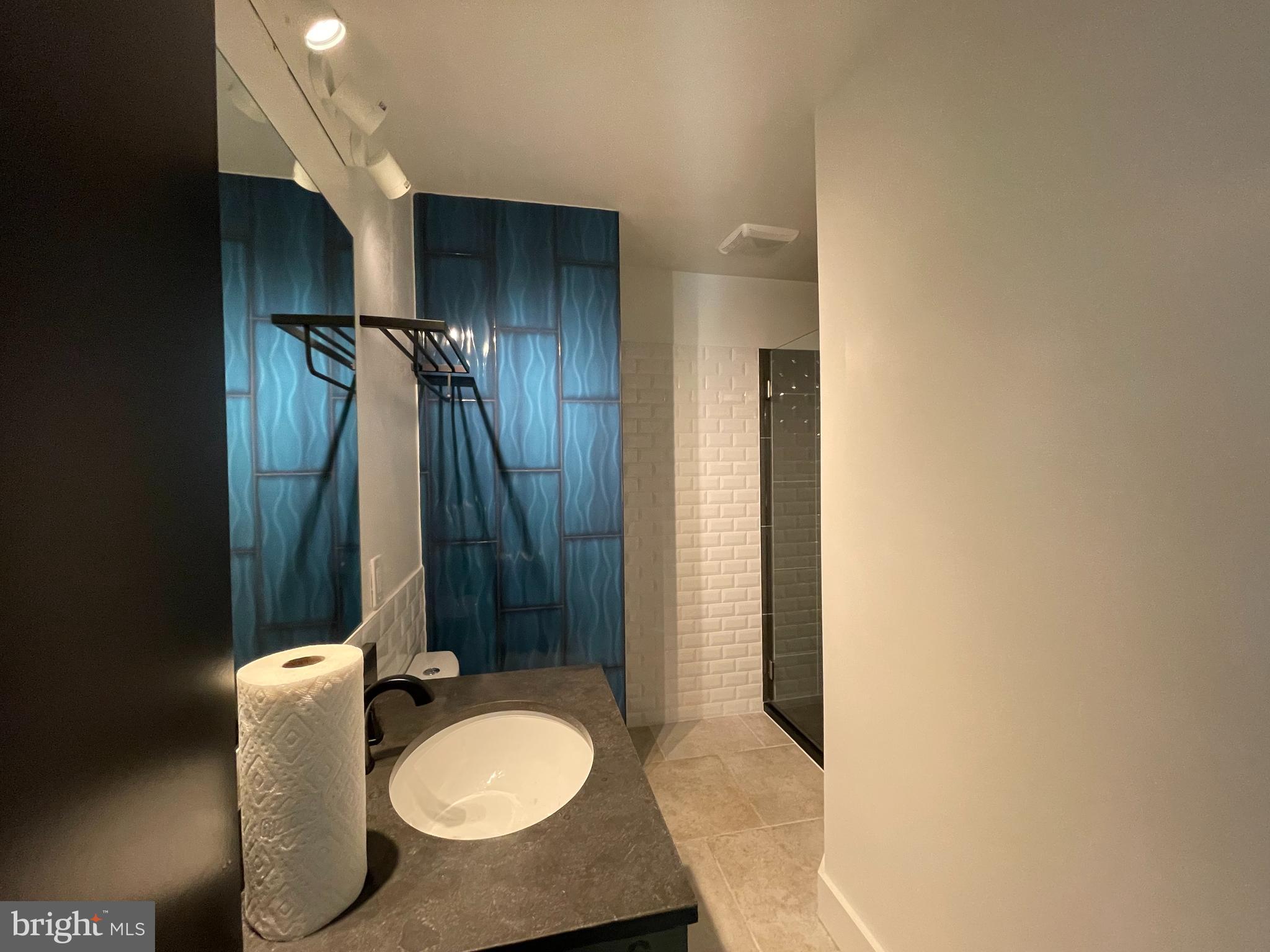 HILLWOOD - Residential Lease