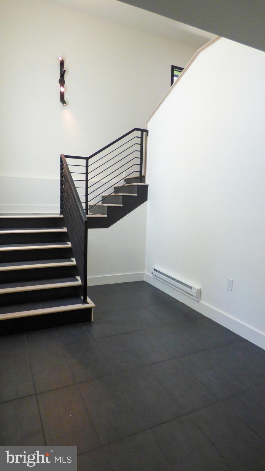 HILLWOOD - Residential Lease