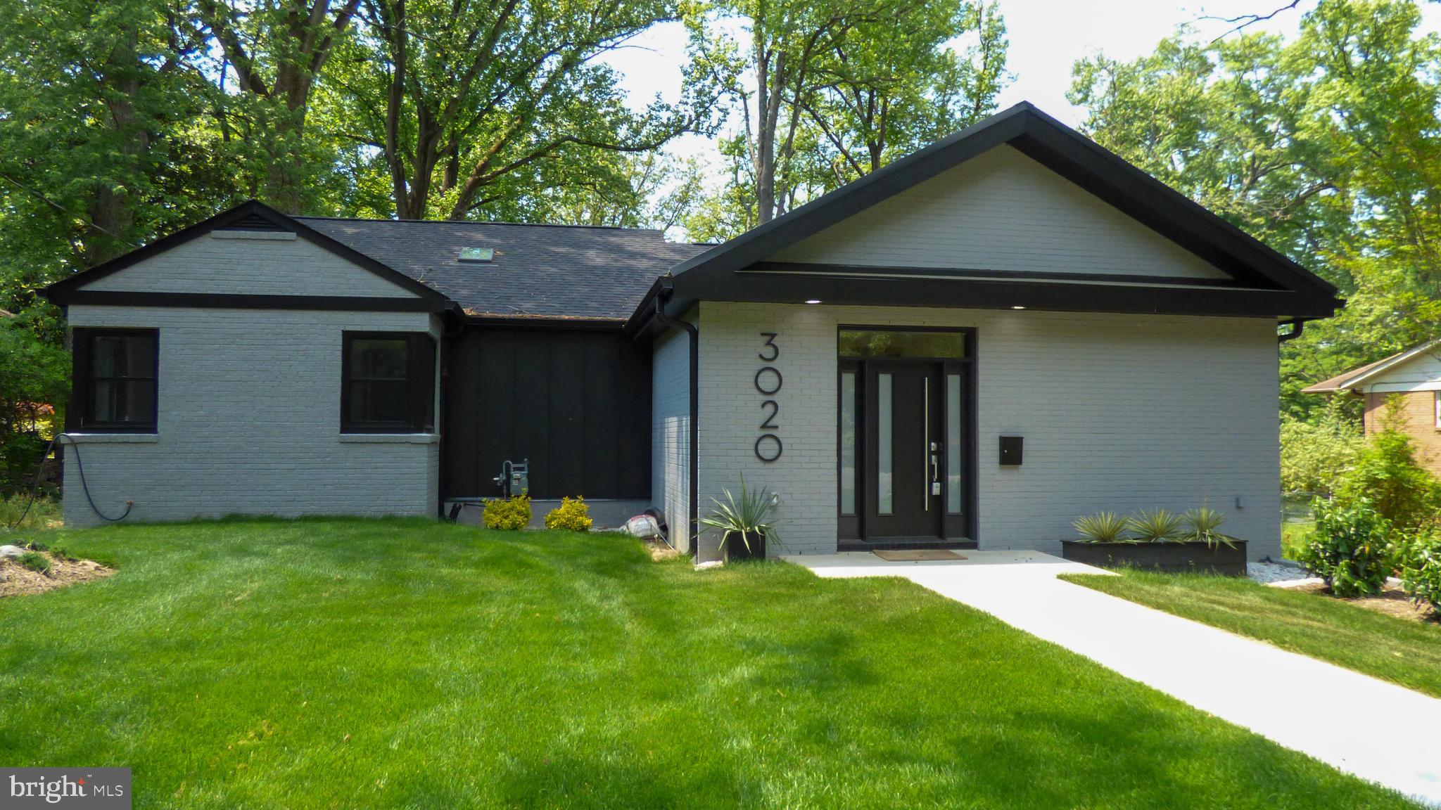 HILLWOOD - Residential Lease